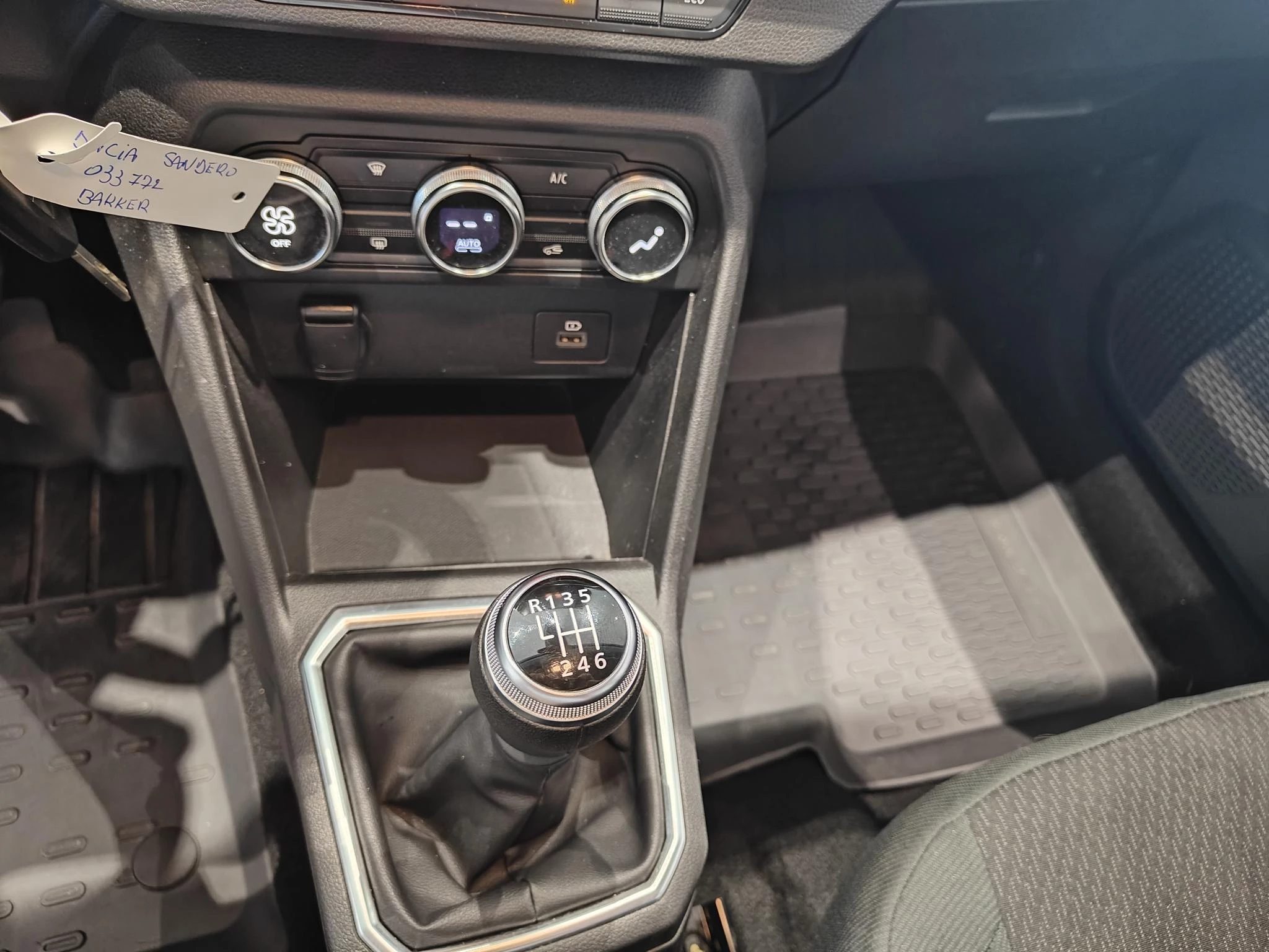 Dacia-Sandero Stepway-image-14