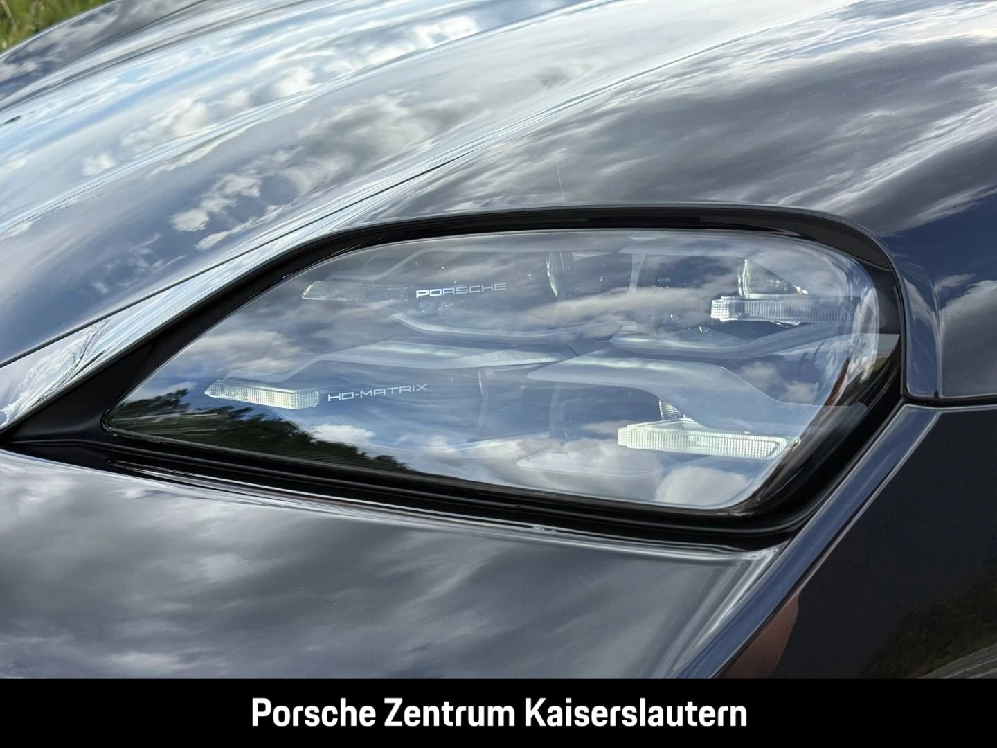 Porsche Taycan Black Edition InnoDrive HA-Lenkung HeadUp black edition