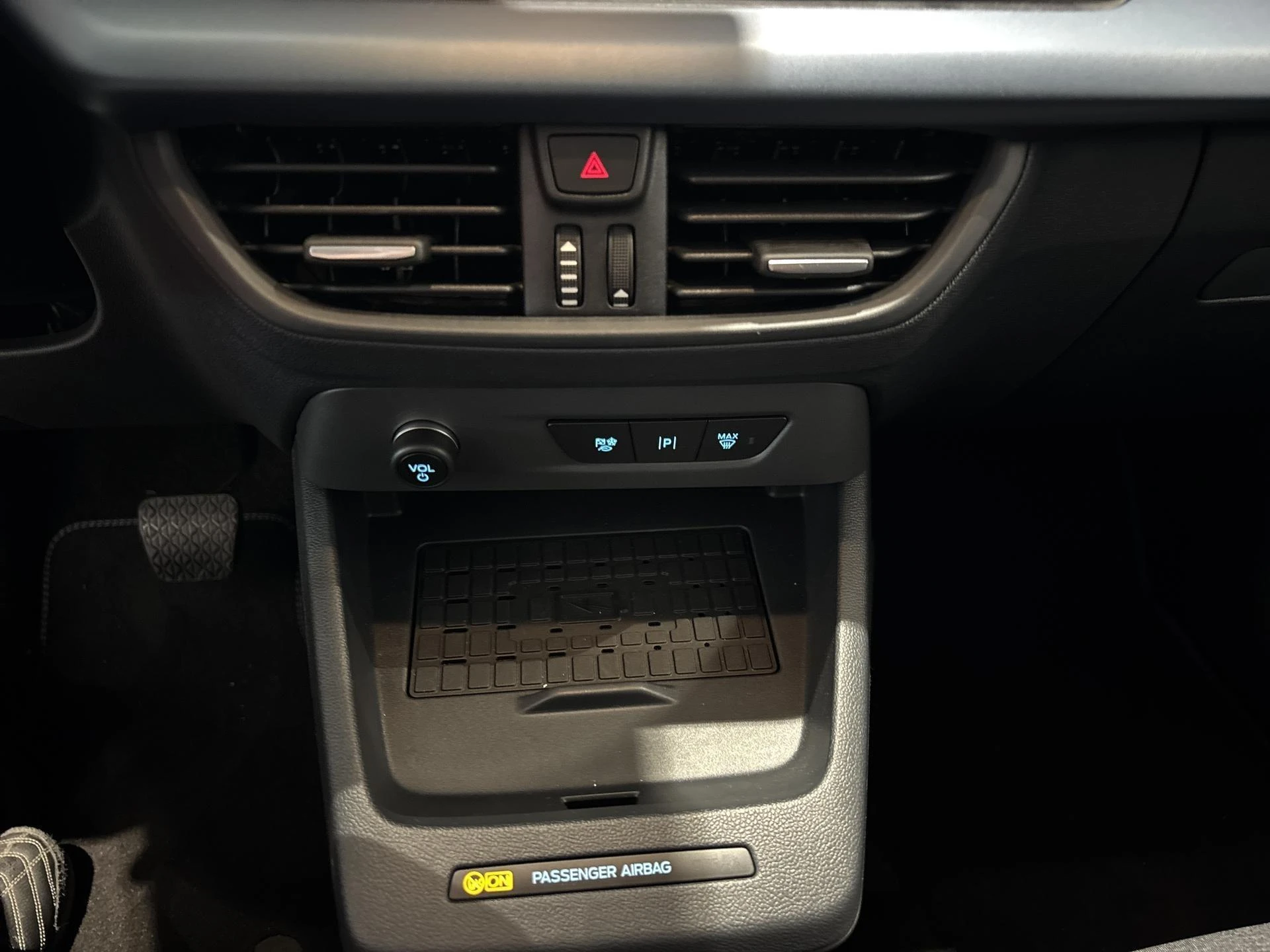 Ford-Tourneo Courier-image-13