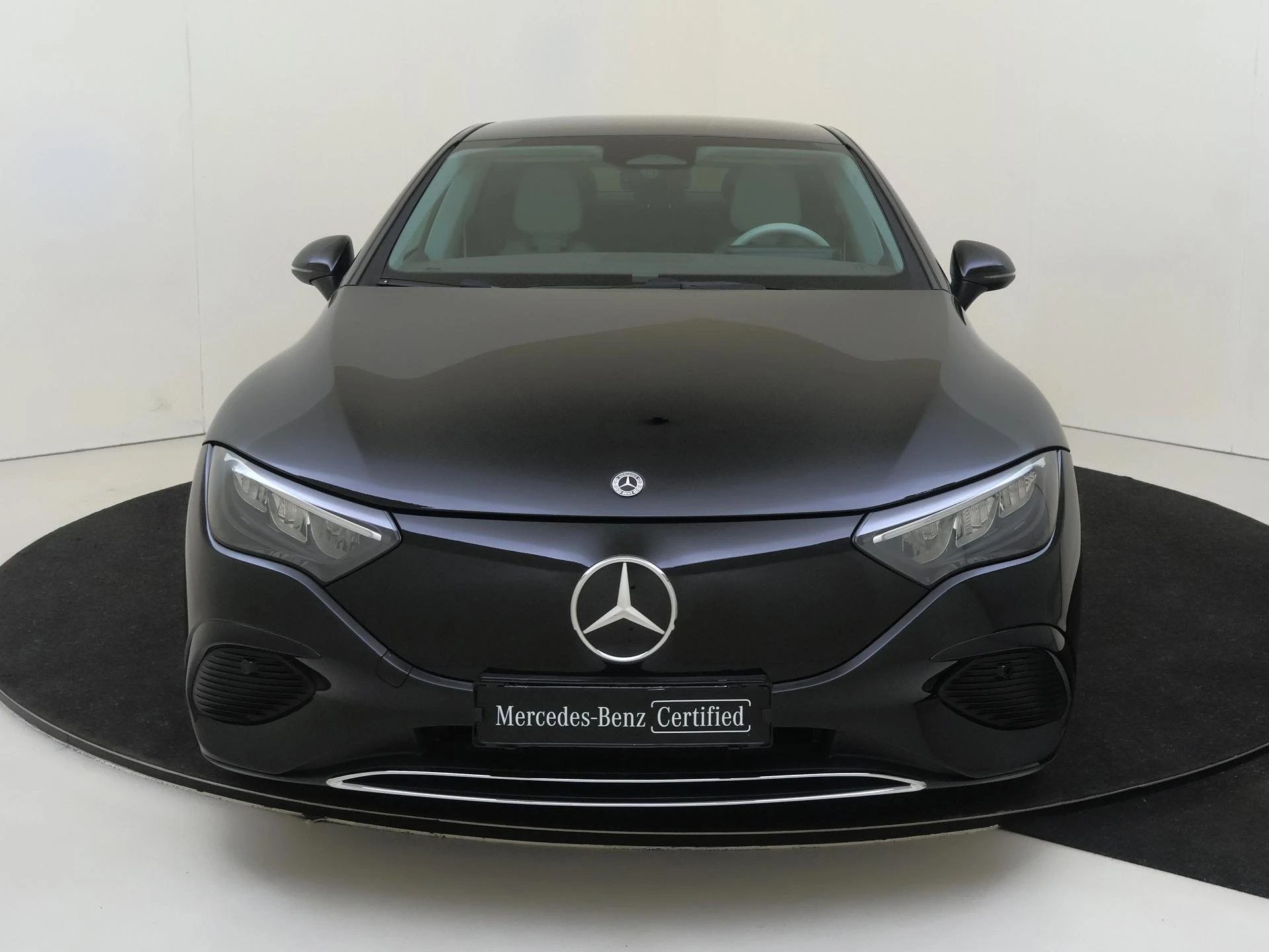 Mercedes-Benz-EQE-image-5