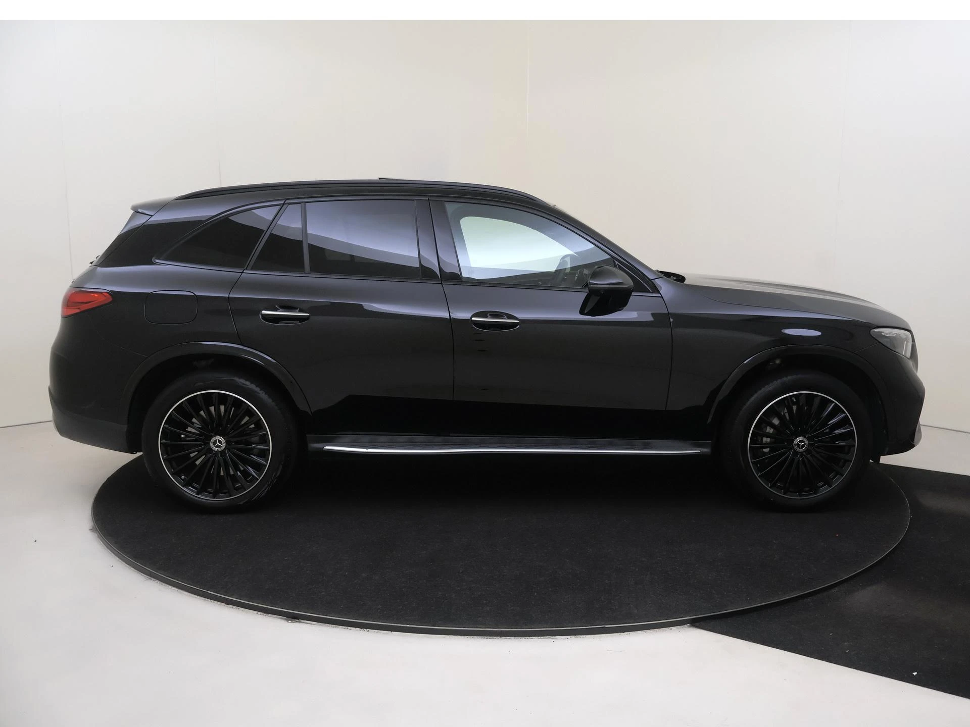 Mercedes-Benz-GLC-image-8
