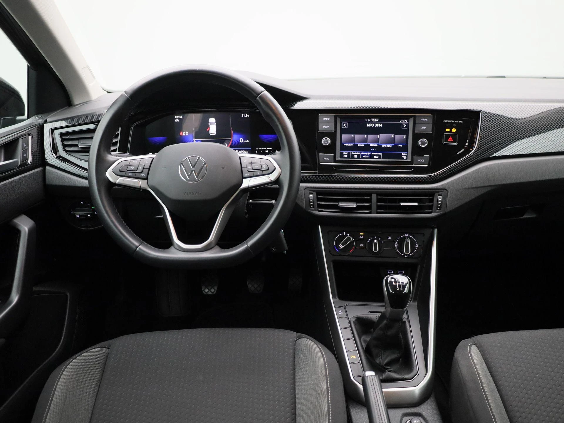 Volkswagen-Polo-image-6