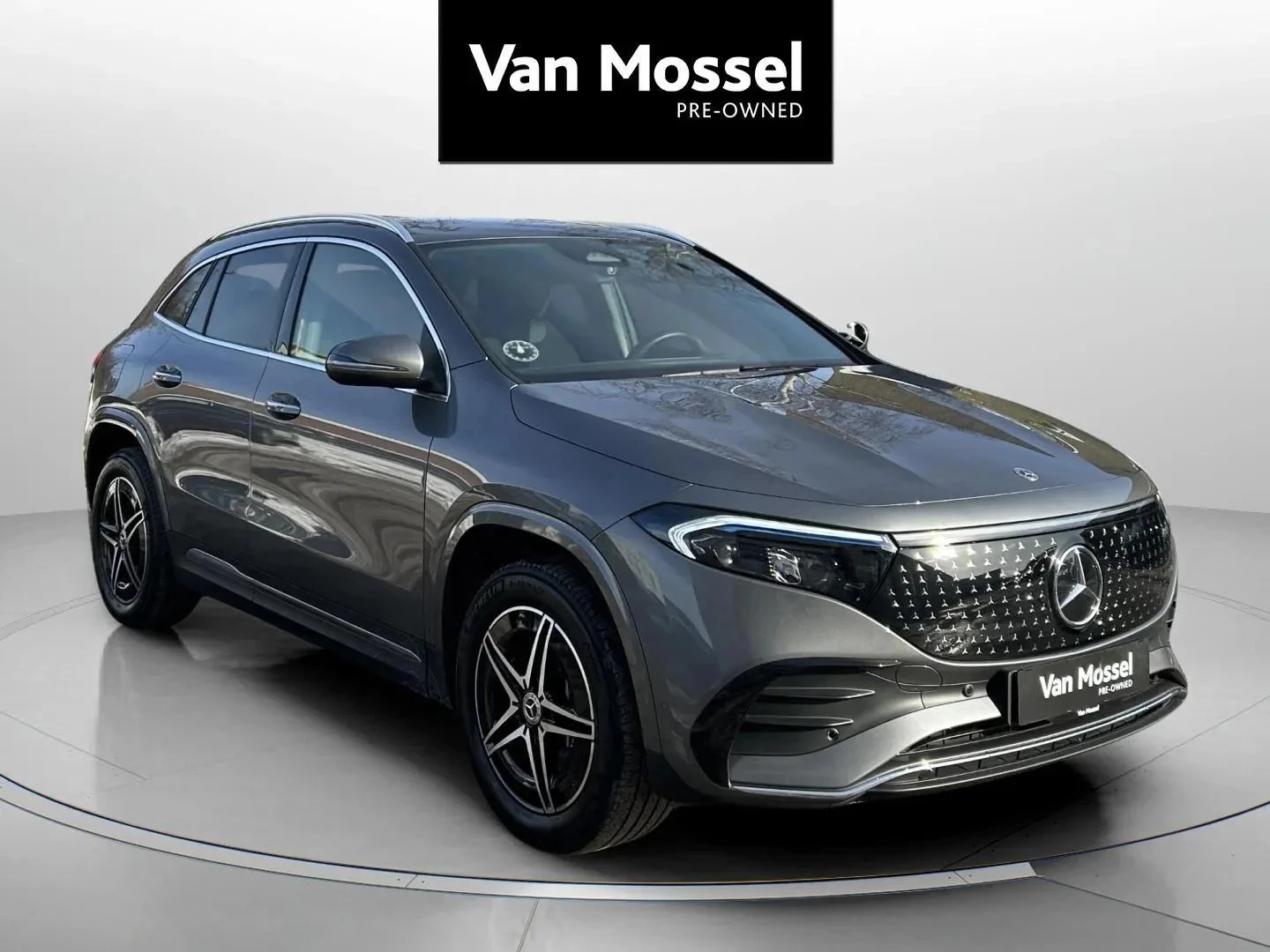 Mercedes-Benz-EQA-image-2