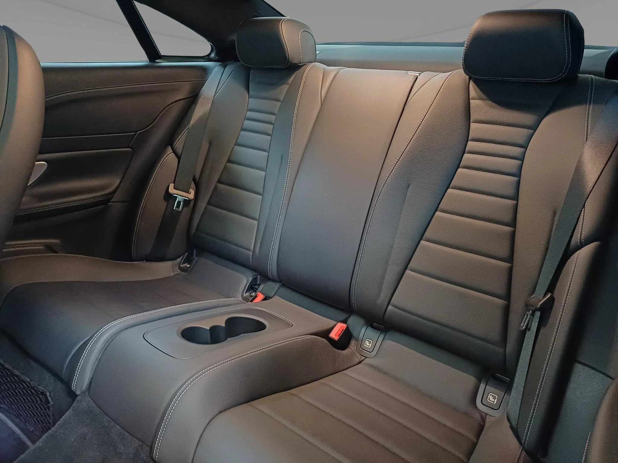 Mercedes-Benz-E-Klasse-image-19