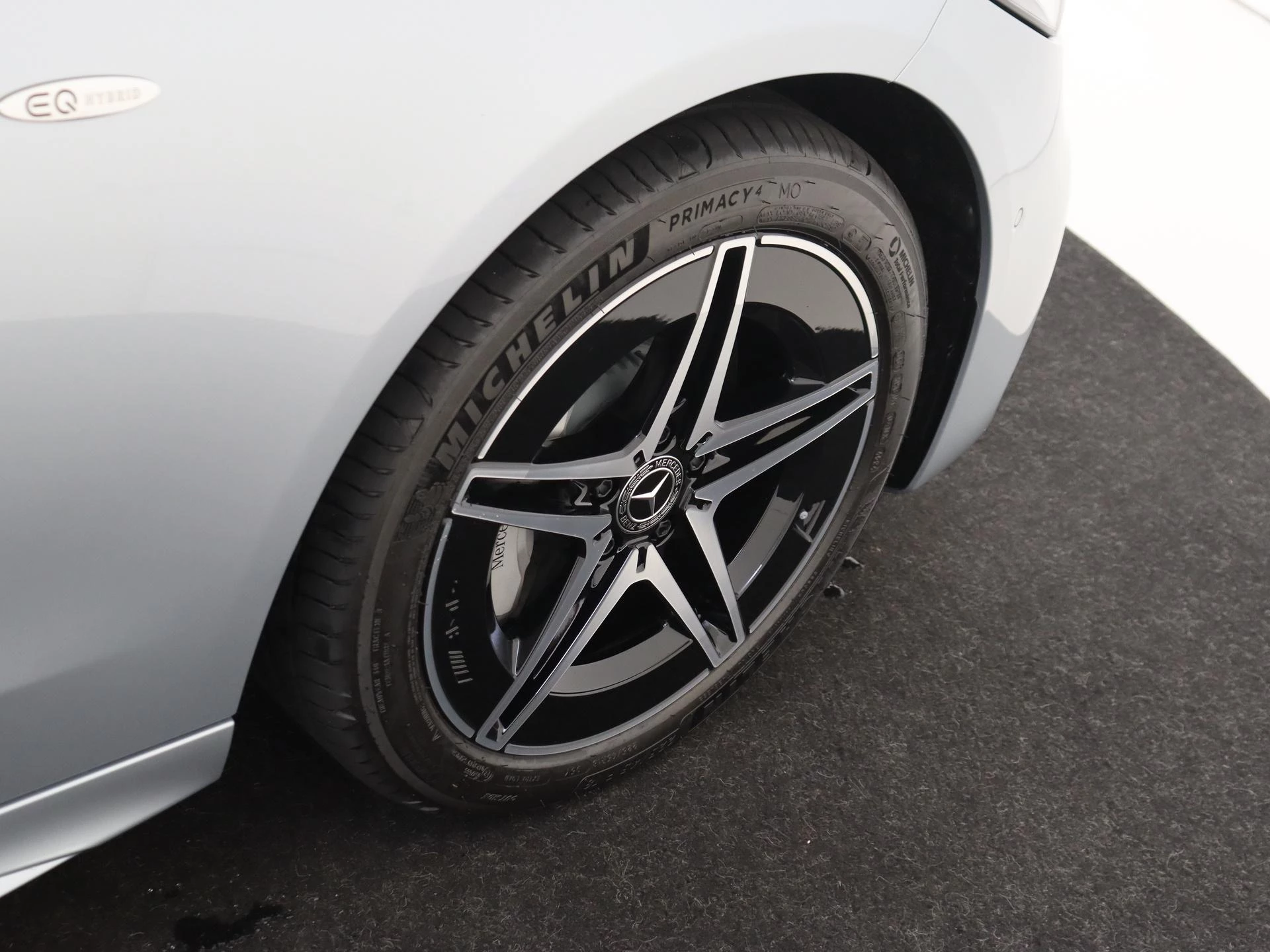 Mercedes-Benz-C-Klasse-image-3