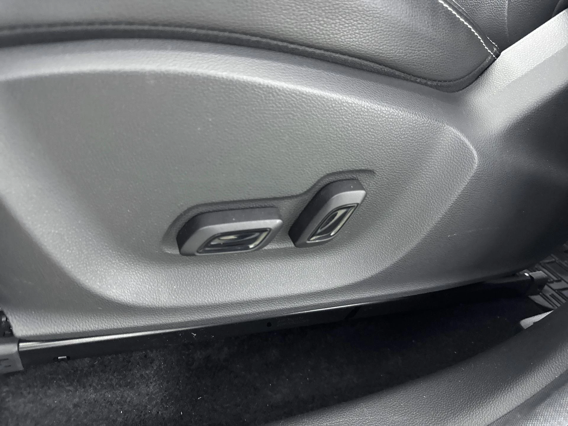 MG ZS EV MG Luxury 45 kWh 143PK
