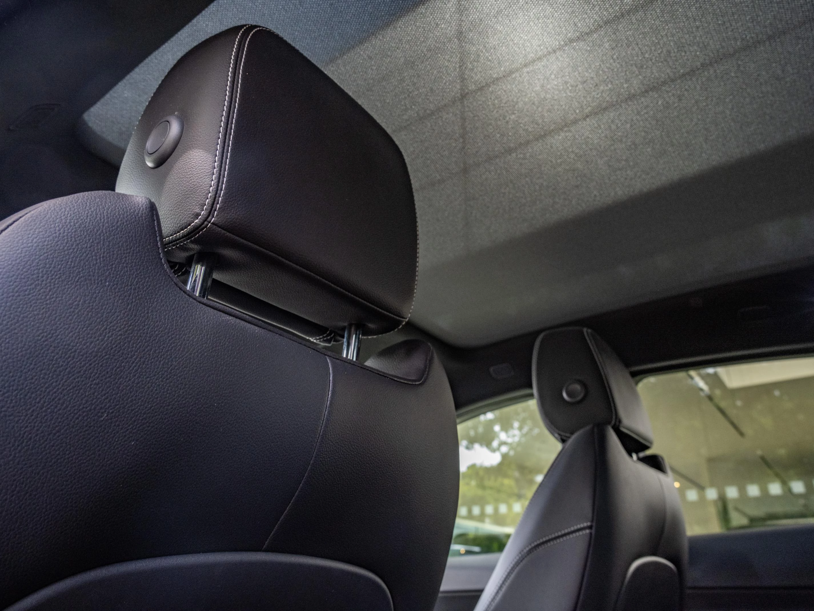 Jaguar E-PACE P300e R-Dynamic S
