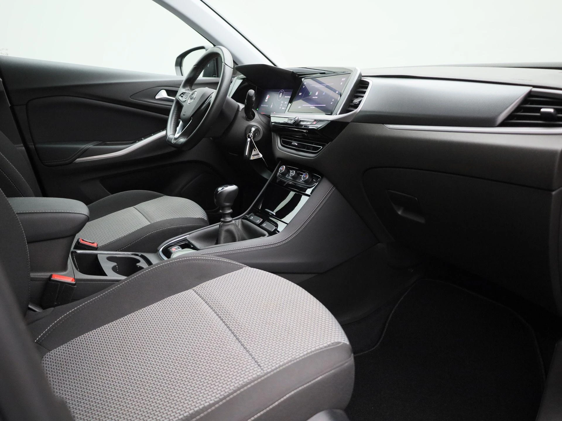 Opel-Grandland-image-29