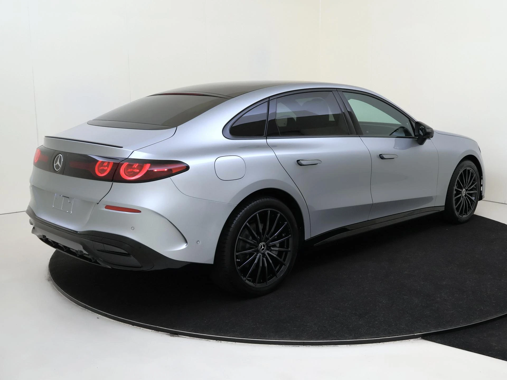 Mercedes-Benz-C-Klasse-image-3