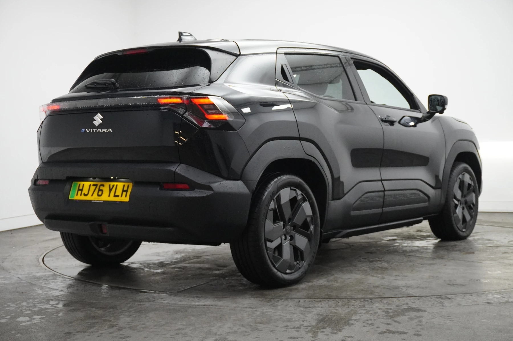 Suzuki-e Vitara-image-16