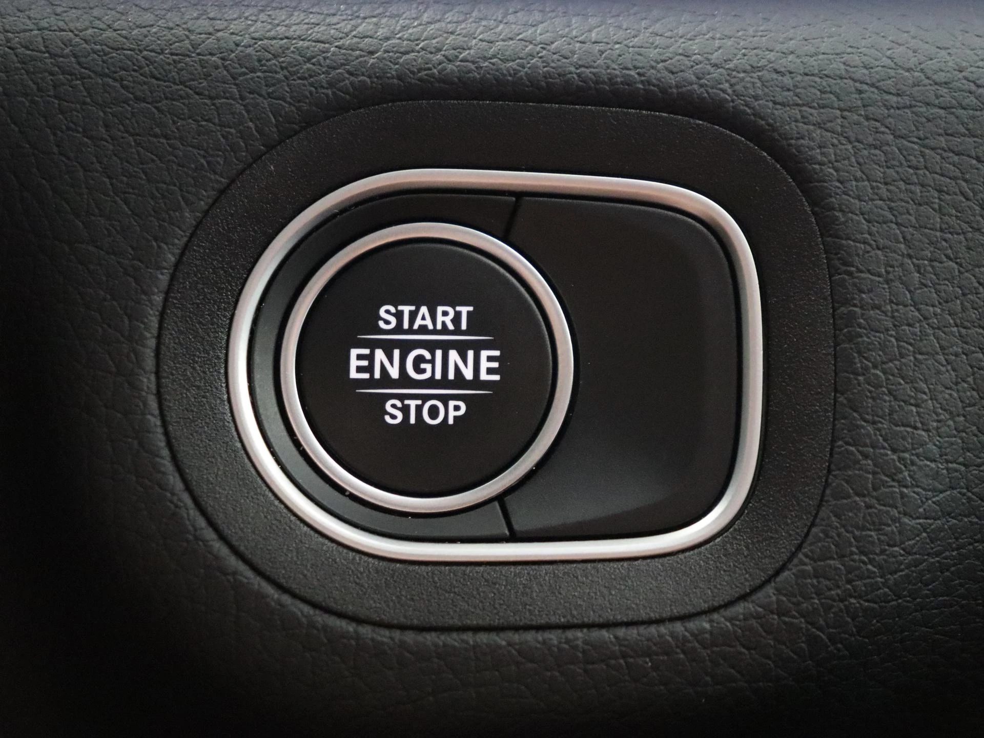 Mercedes-Benz-GLE-image-32