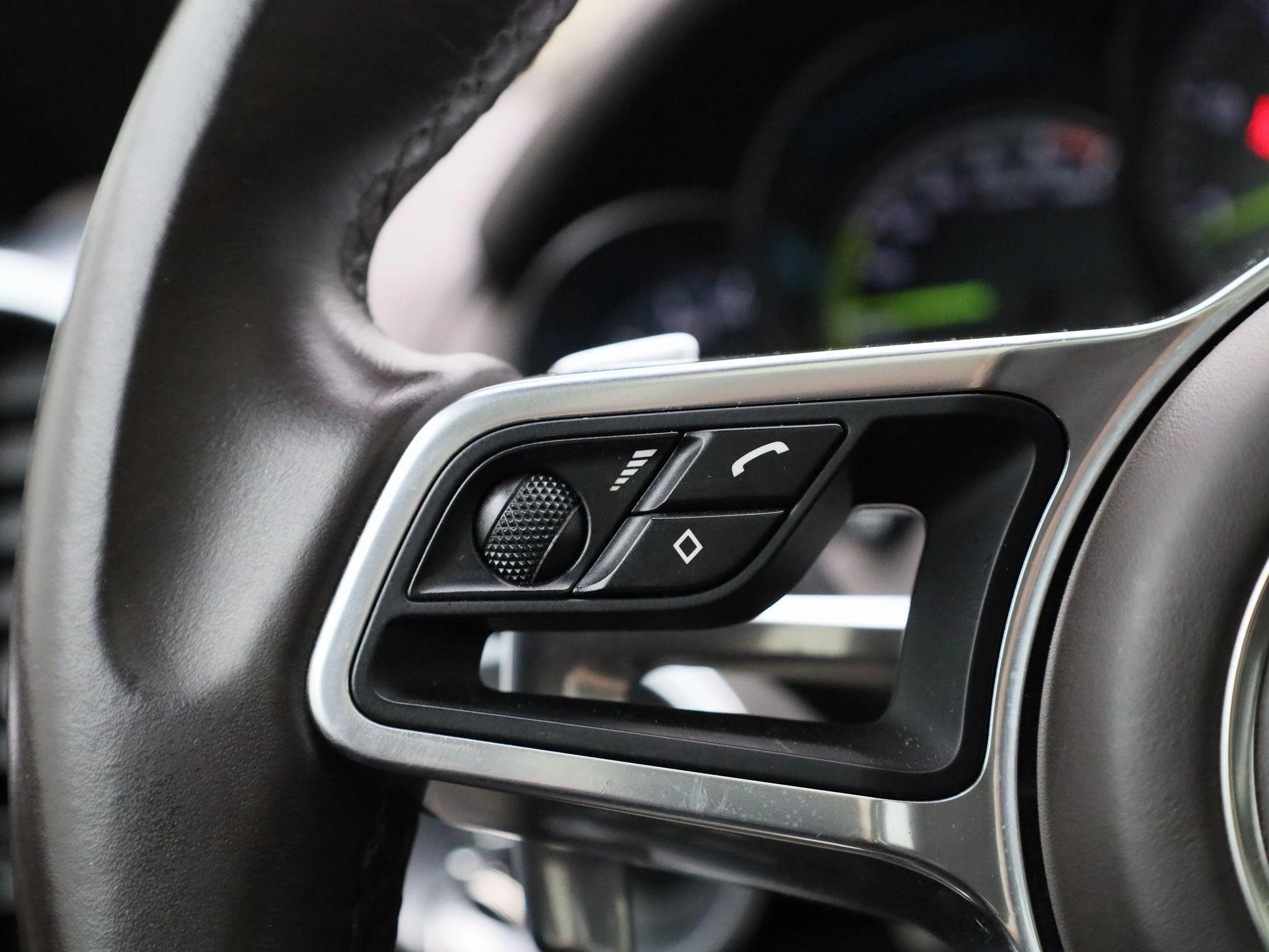 Porsche-Cayenne-image-20