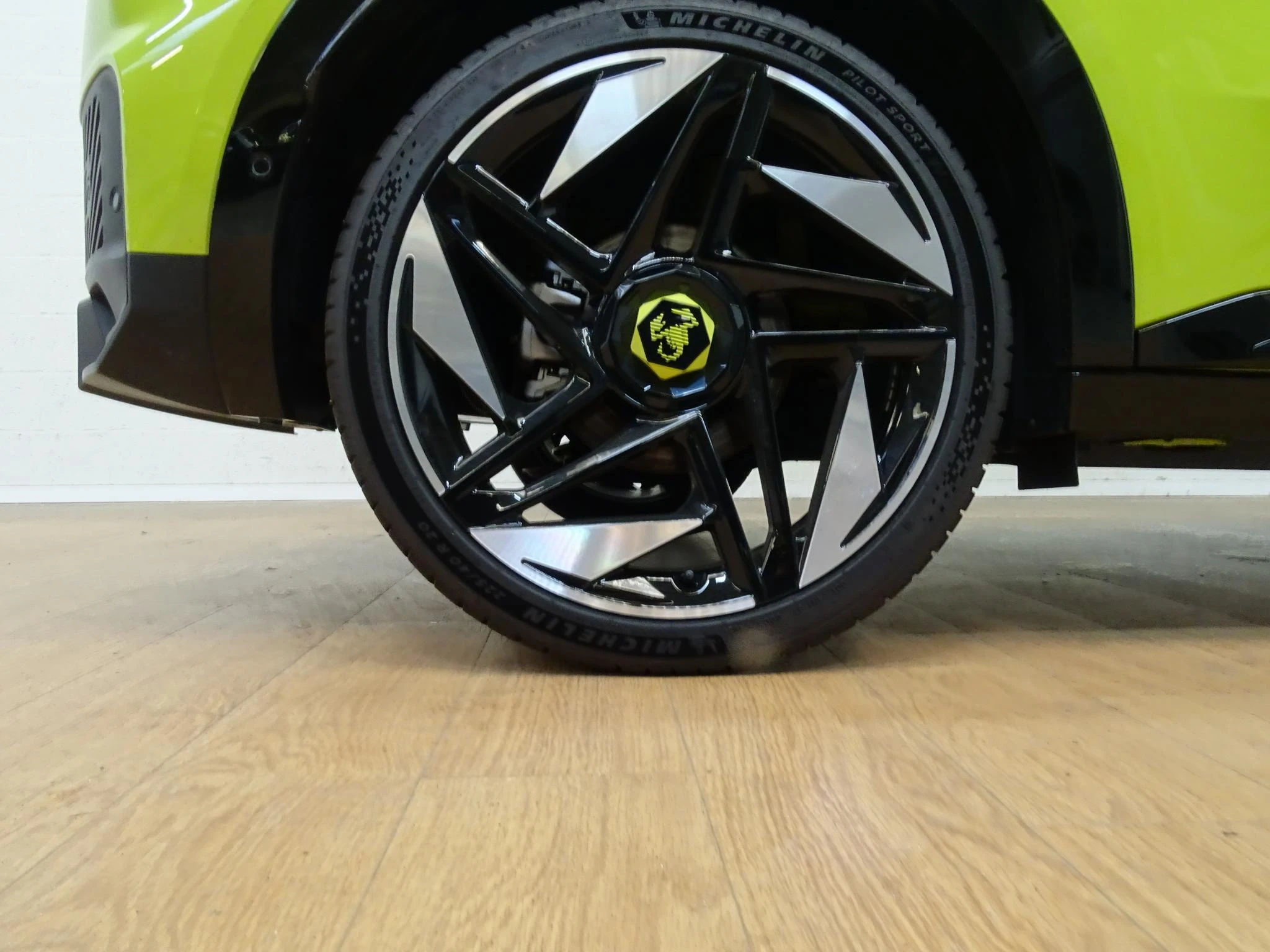 Abarth-600e-image-10