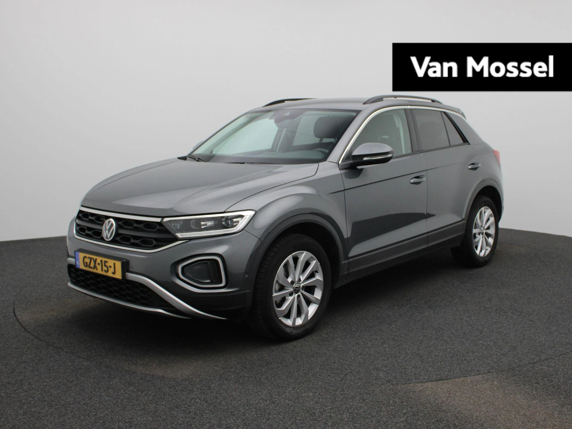Volkswagen-T-Roc-image-0