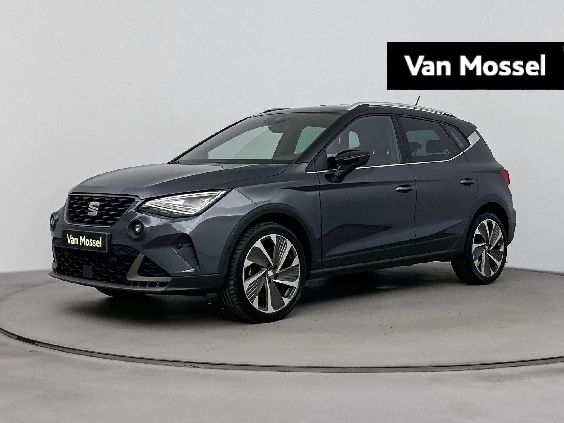 SEAT-Arona-image-0
