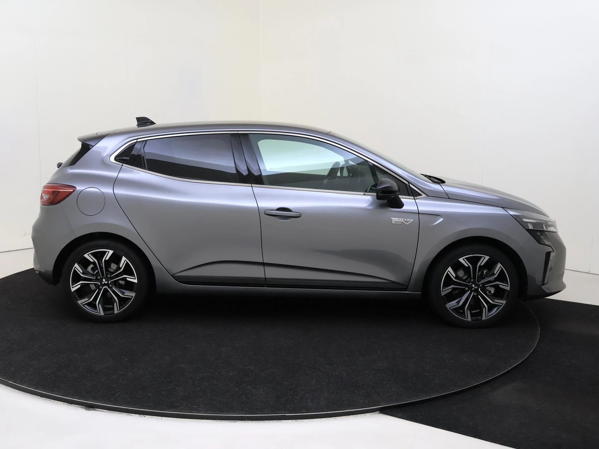 Mitsubishi-Colt-image-8