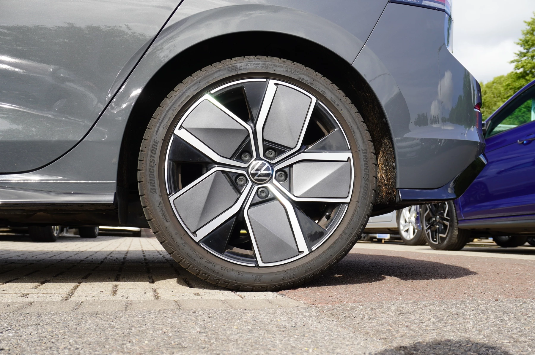 Volkswagen-Golf-image-18