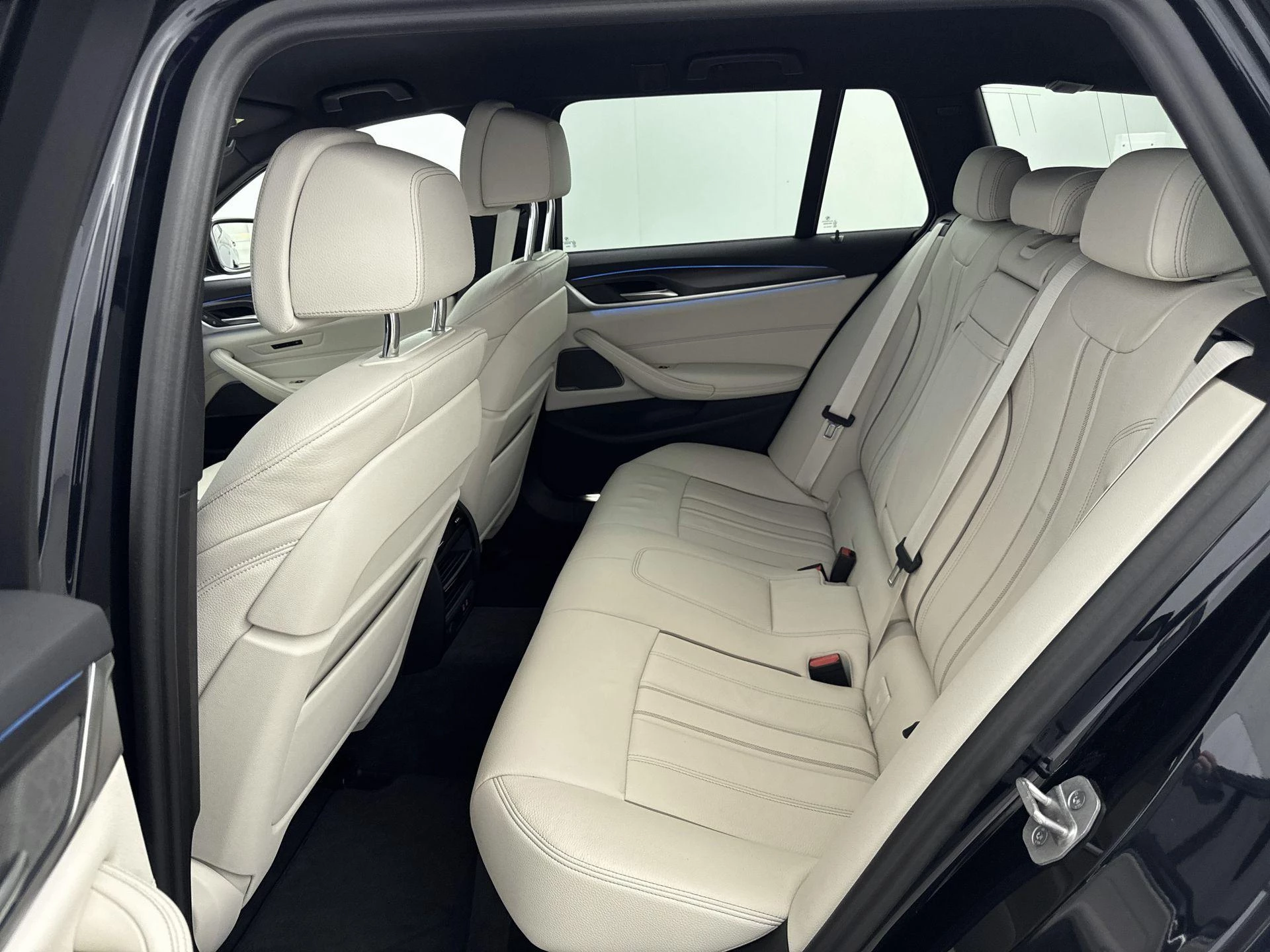 BMW-5 Serie-image-25