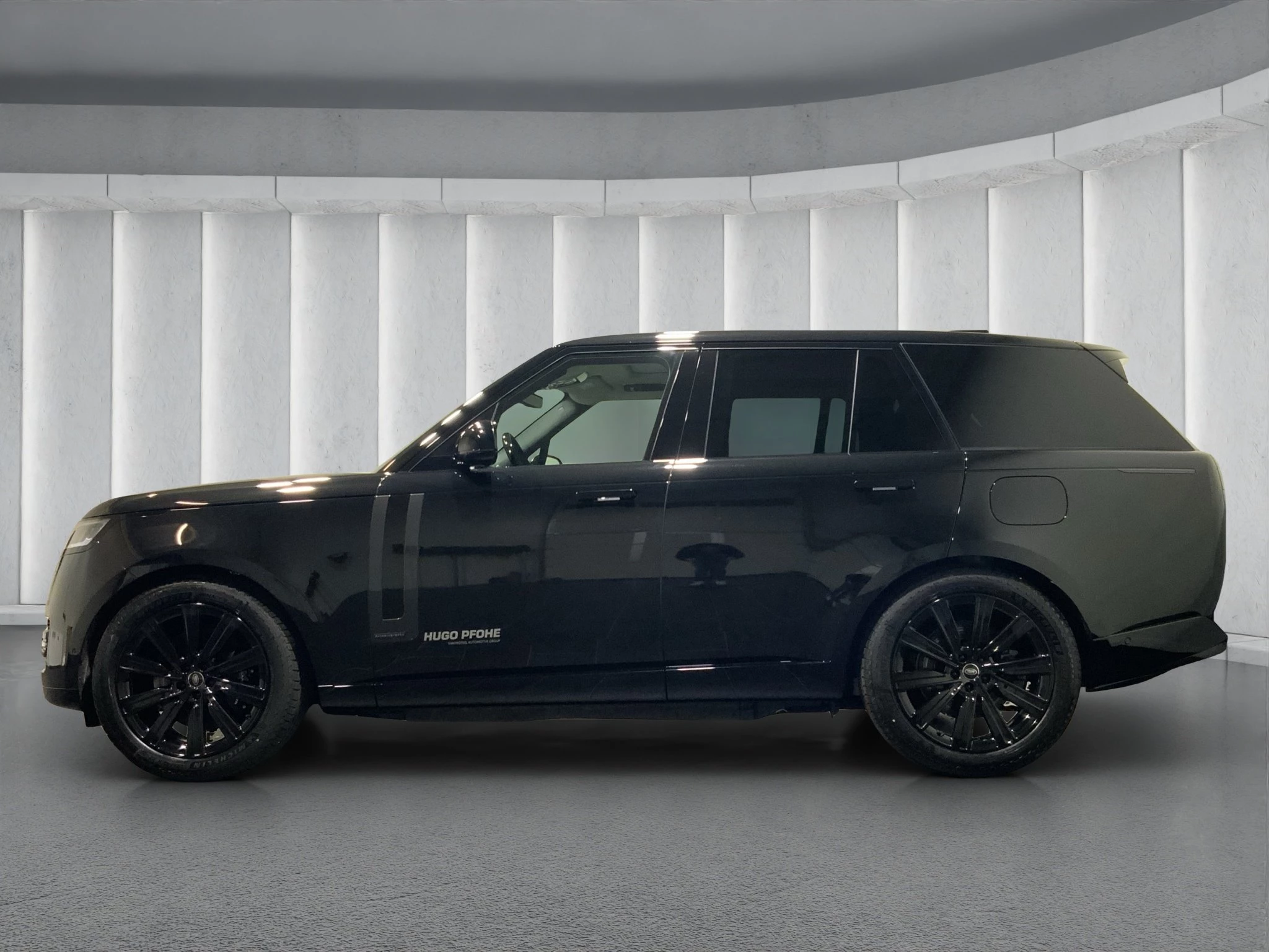 Land Rover-Range Rover-image-4