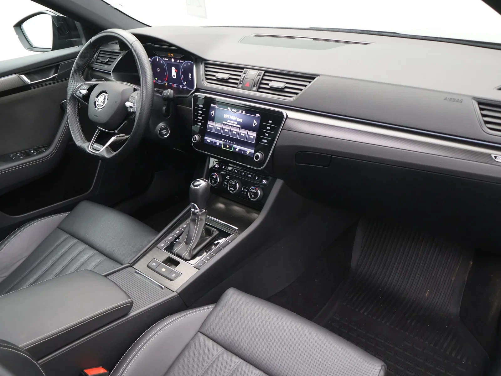 Škoda Superb Combi PHEV Superb Wagon Sportline 1.4TSI iV 218PK *AUTOMAAT*PANODAK*LEDER*TREKHAAK*CAM*CRUISE*PDC*APP-CONNECT*.