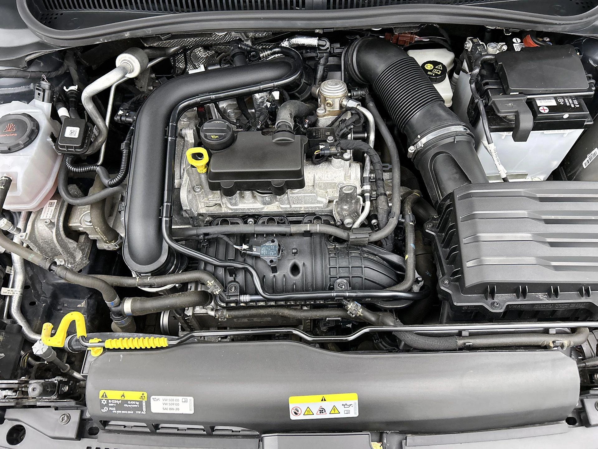 Volkswagen-Polo-image-30