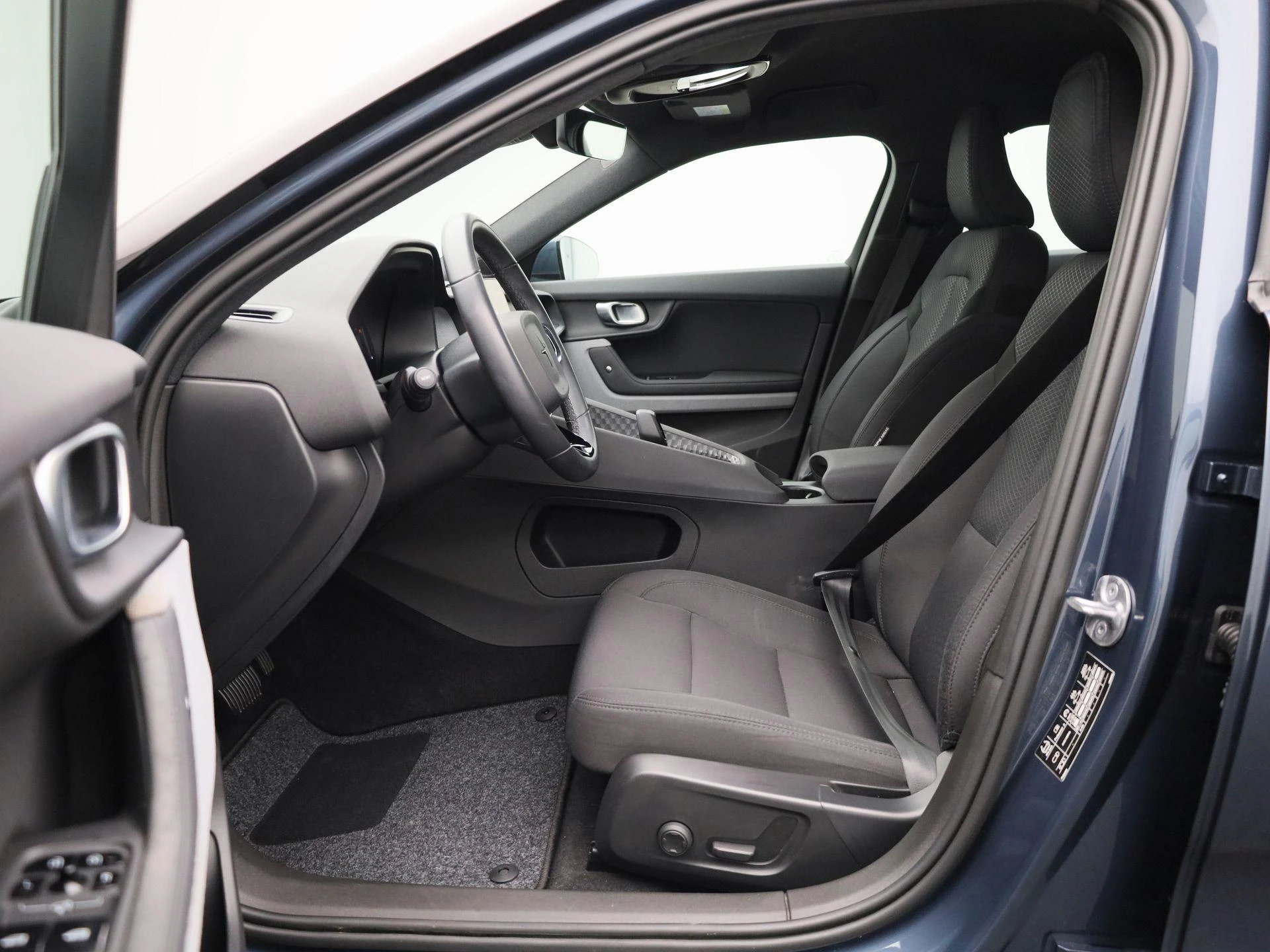 Polestar-2-image-10