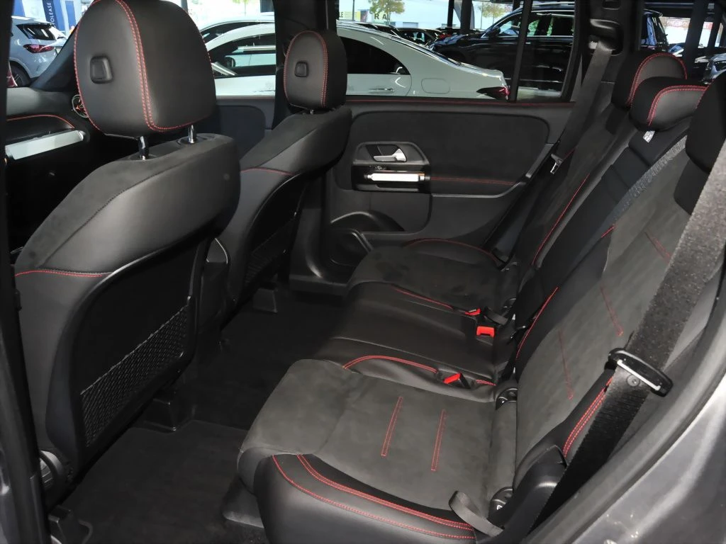 Mercedes-Benz-GLB 200 d-image-13