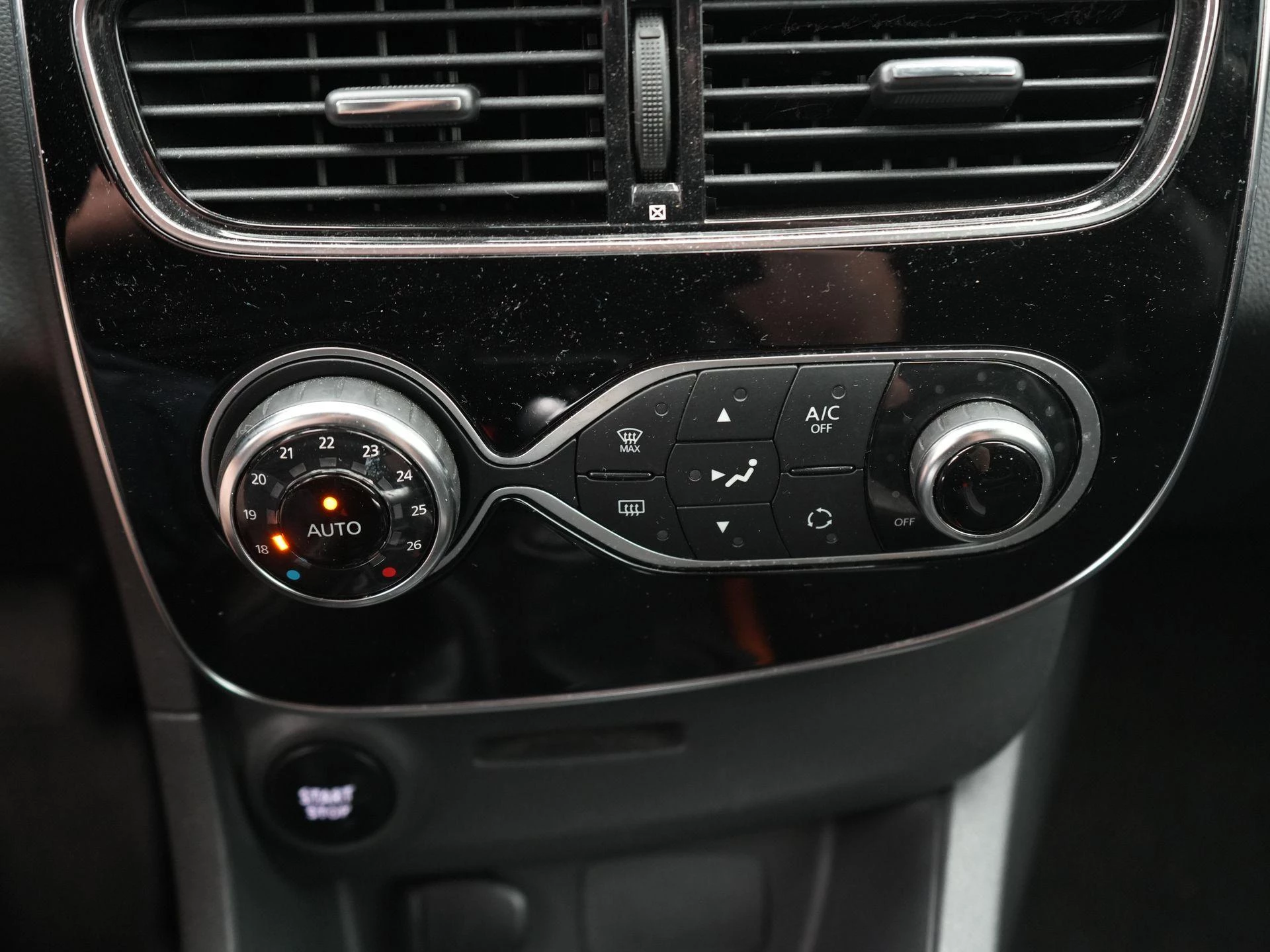 Renault-Clio-image-14