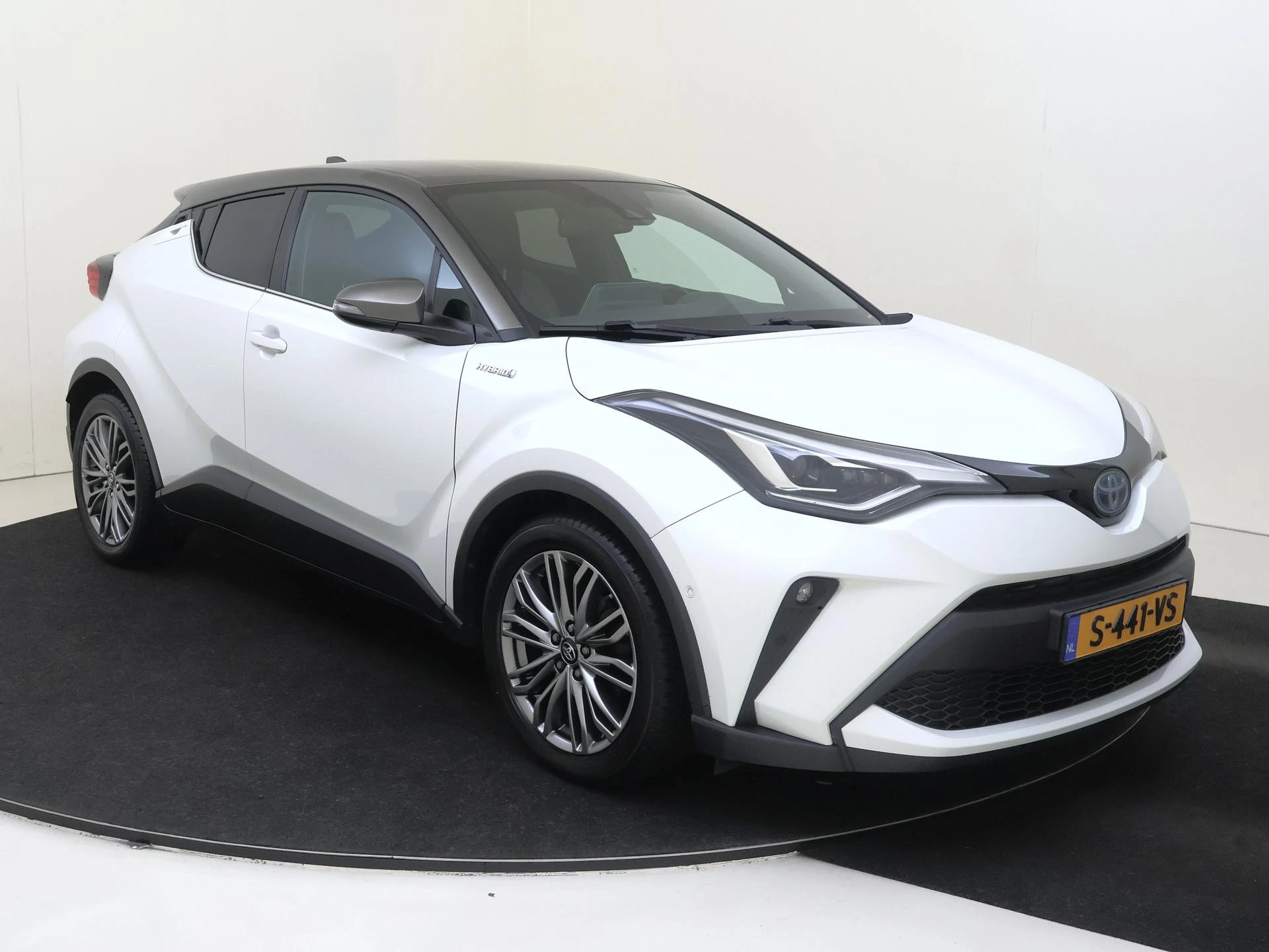 Toyota C-HR 2.0 Hybrid Executive AUTOMAAT