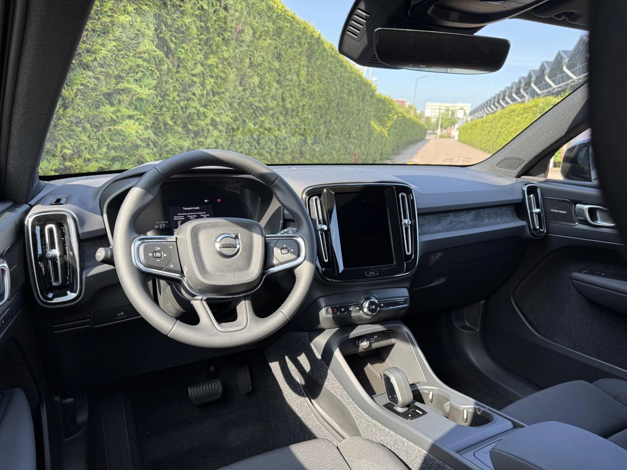 Volvo-EX40-image-2