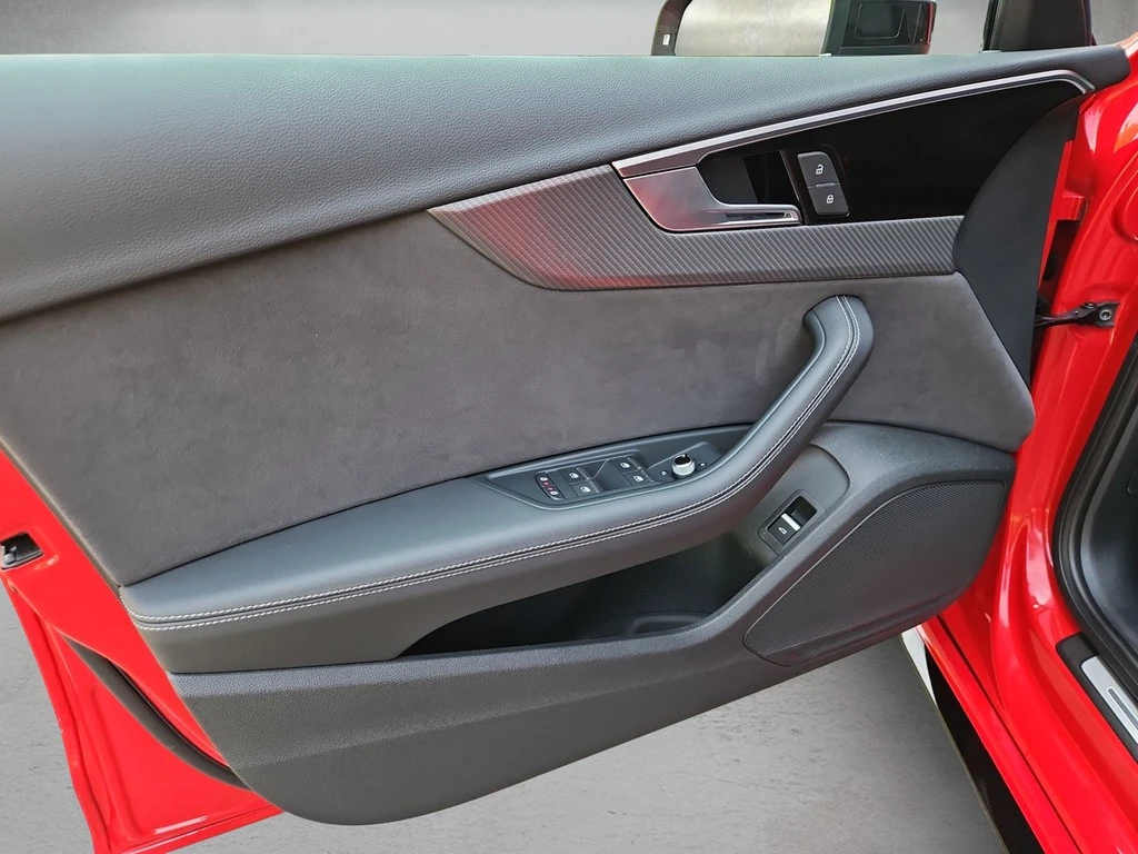 Audi-RS4-image-5