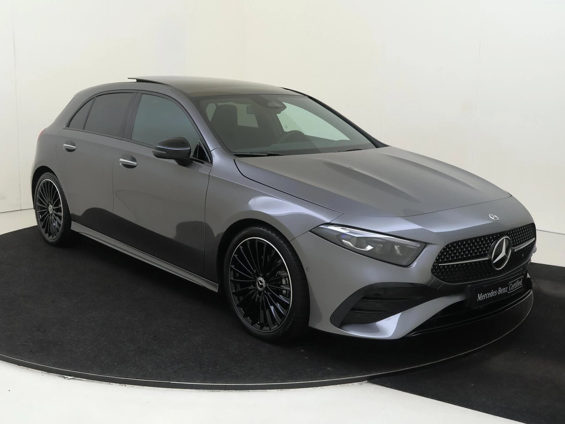 Mercedes-Benz-A-Klasse-image-1