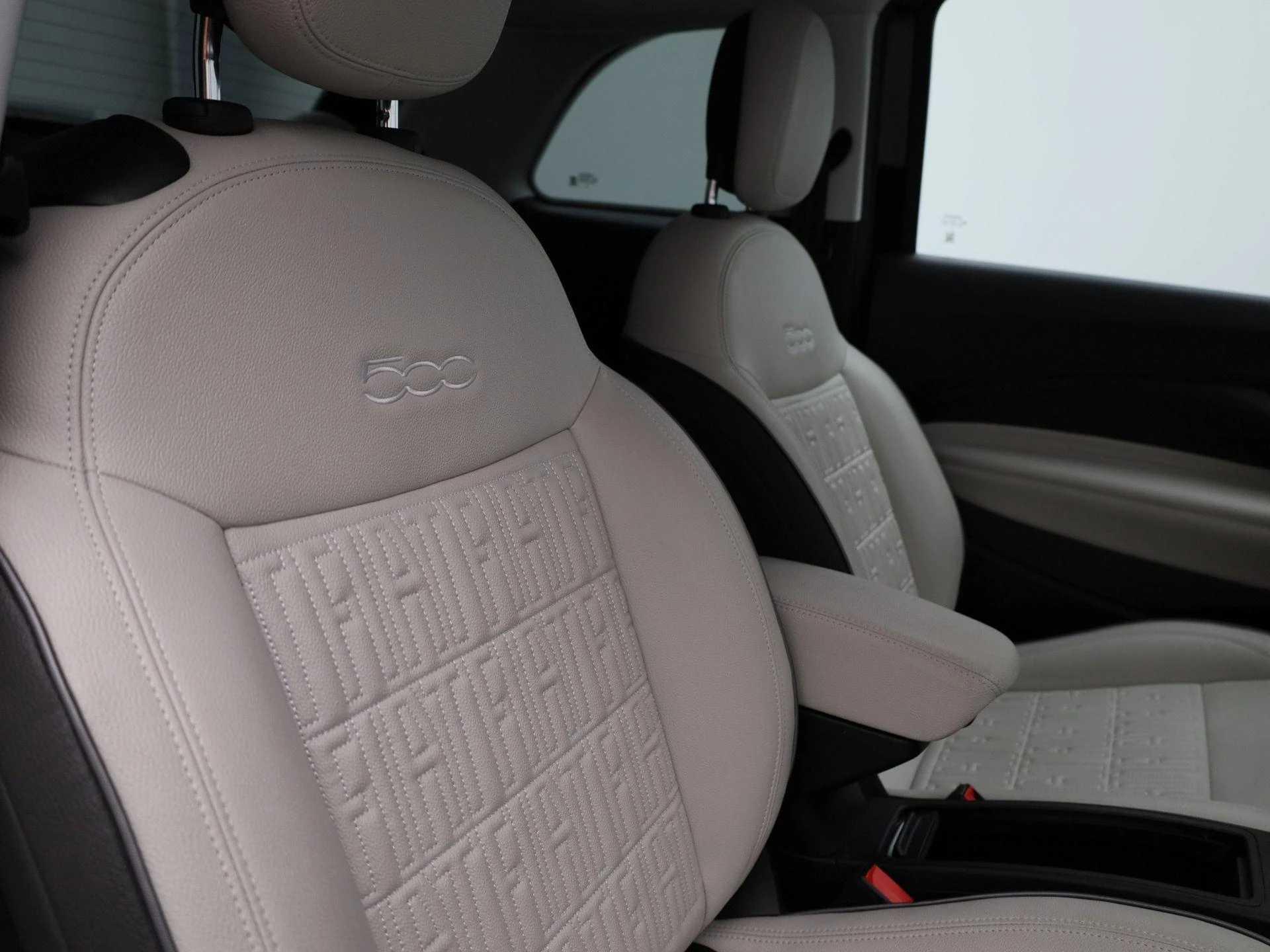 Fiat-500e-image-35