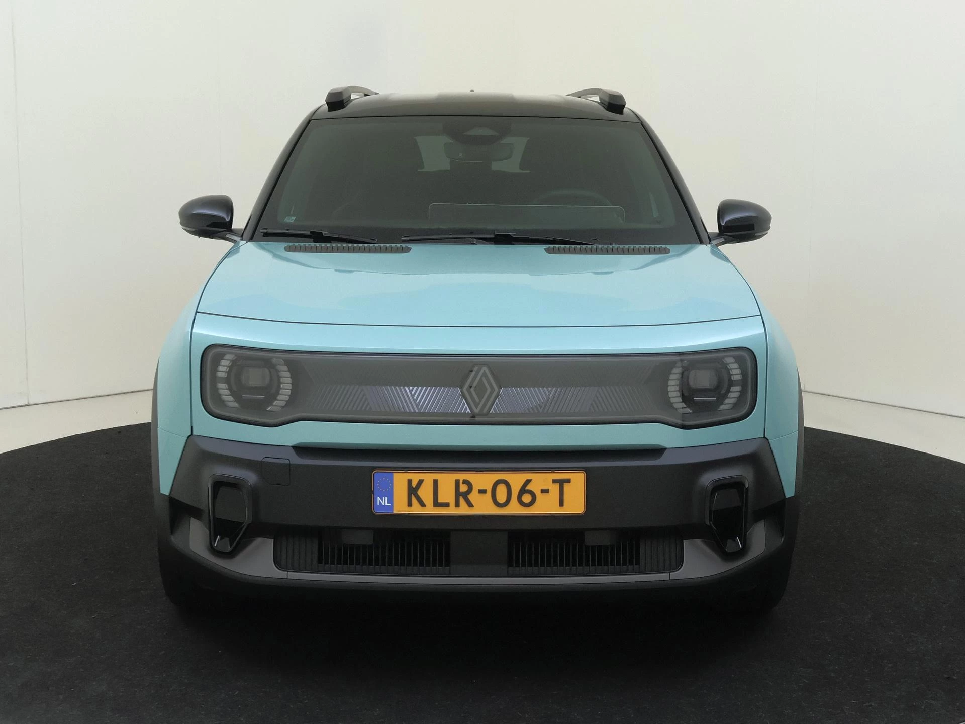 Renault-4-image-5