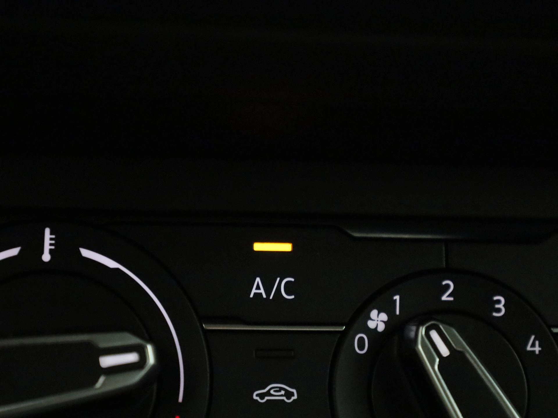 Volkswagen-Polo-image-22
