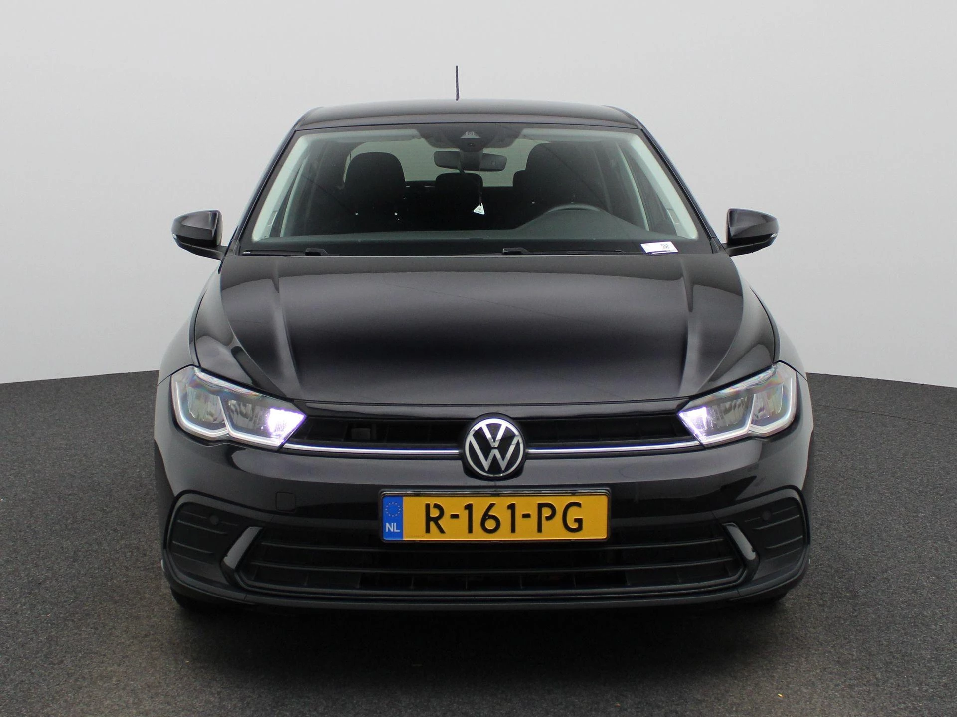 Volkswagen-Polo-image-2