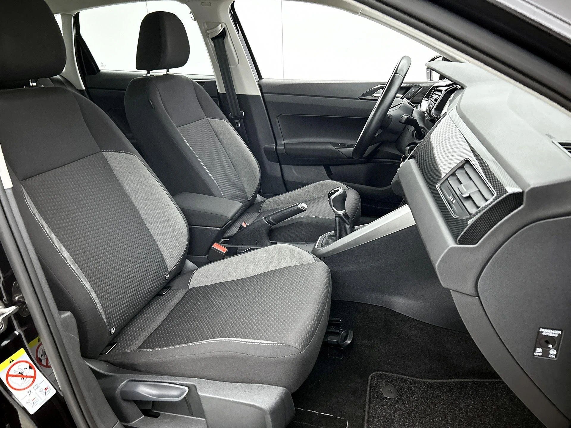 Volkswagen-Polo-image-36