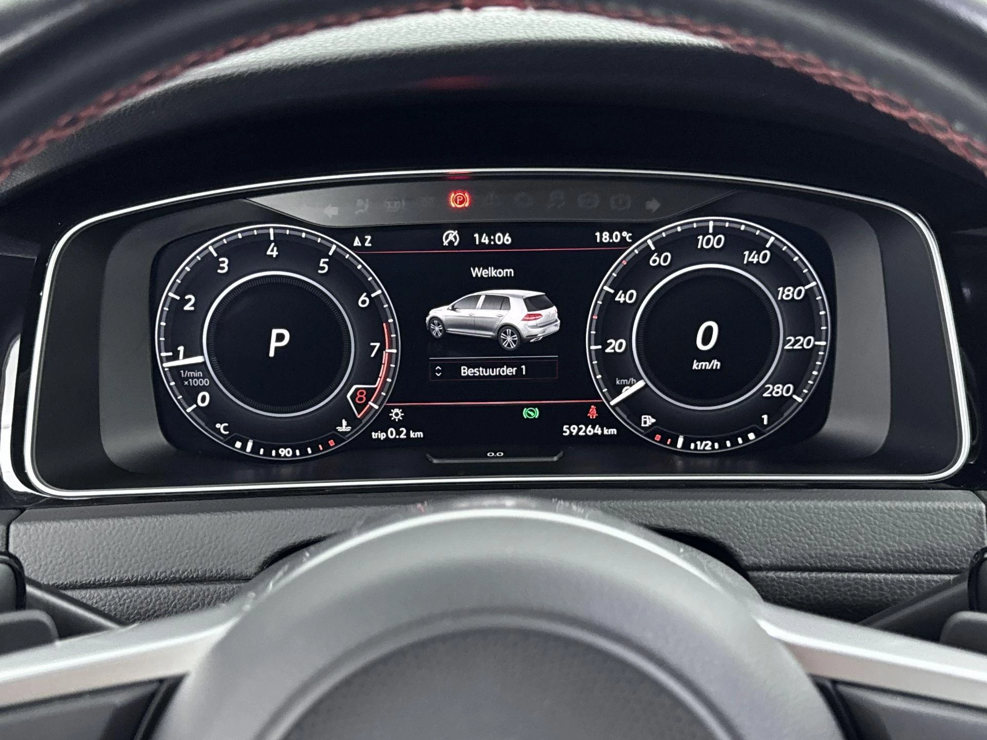 Volkswagen-Golf-image-8