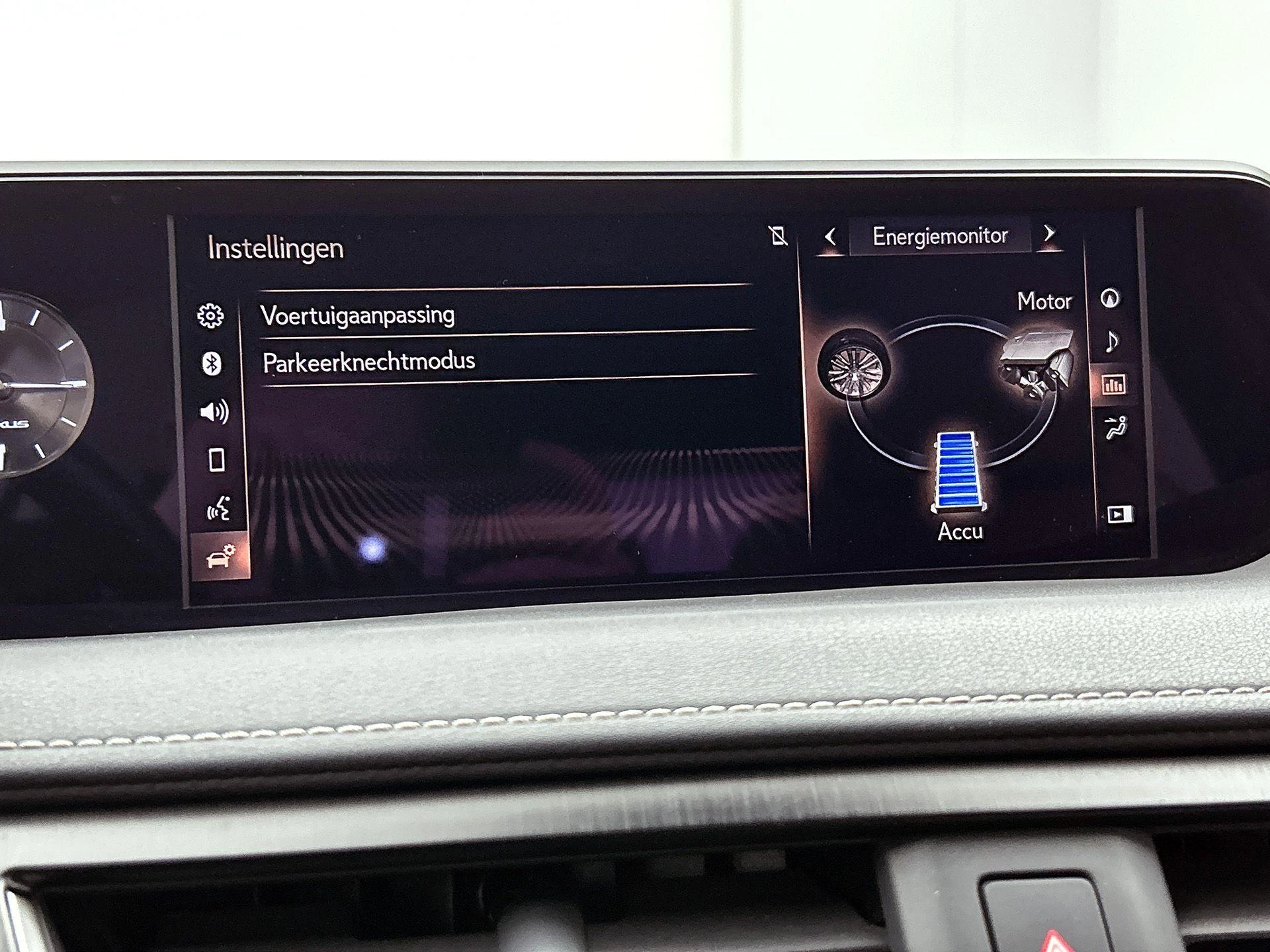 Lexus-UX-image-12