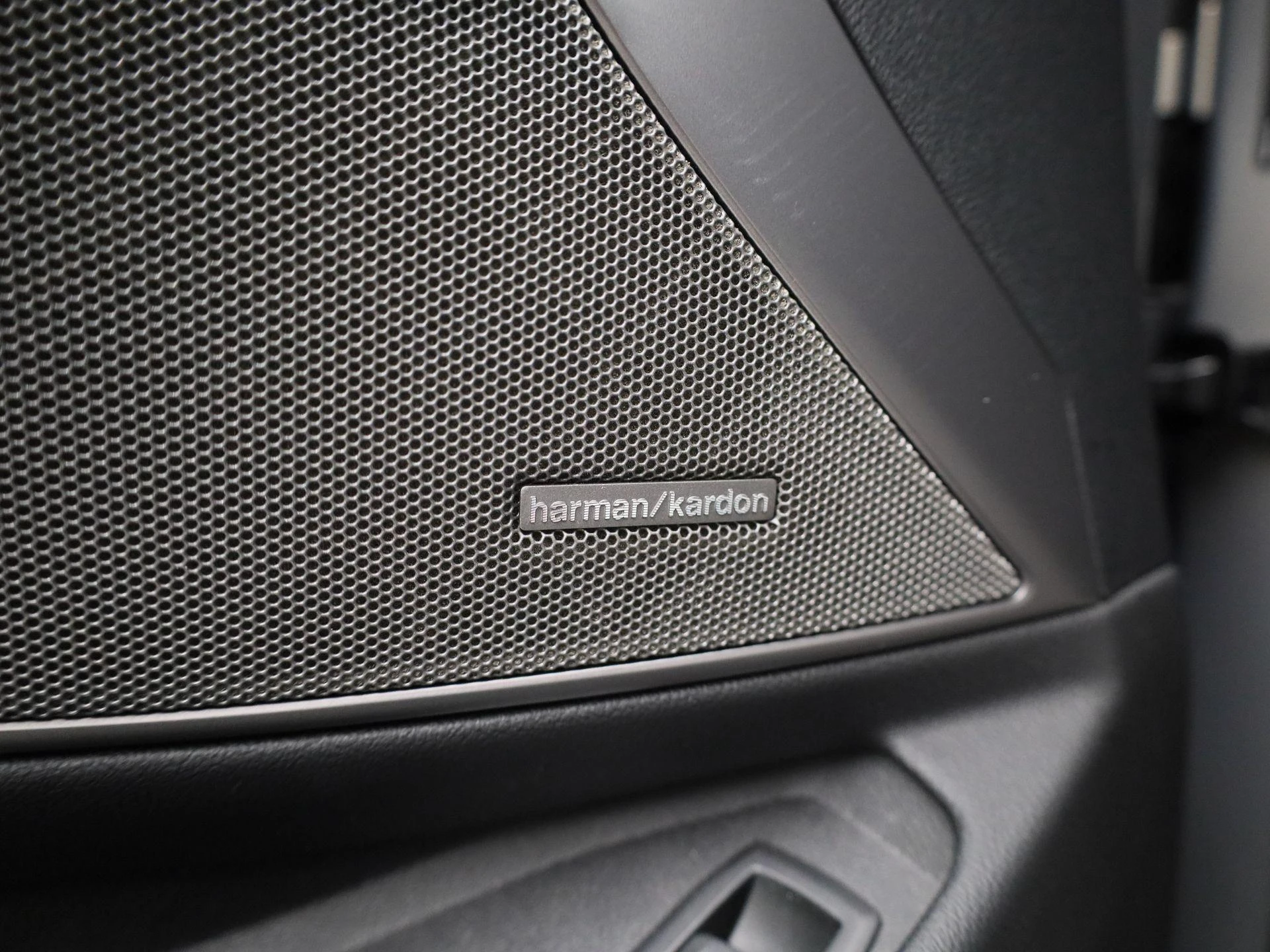 BMW-3 Serie-image-27