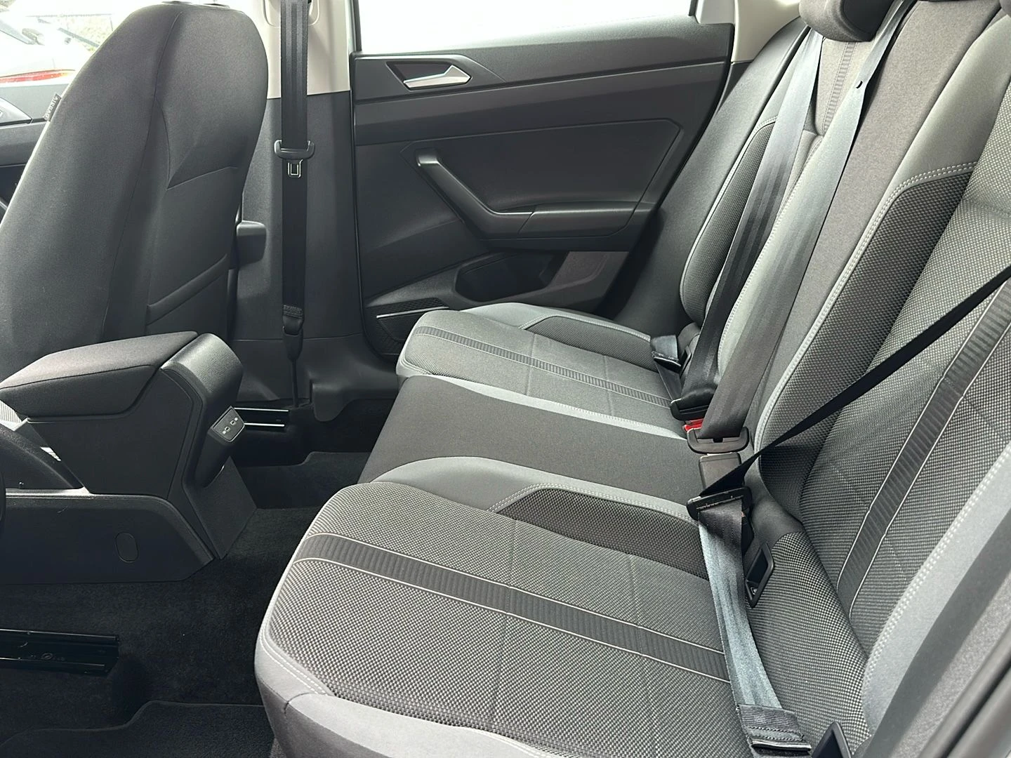 Volkswagen-Polo-image-6