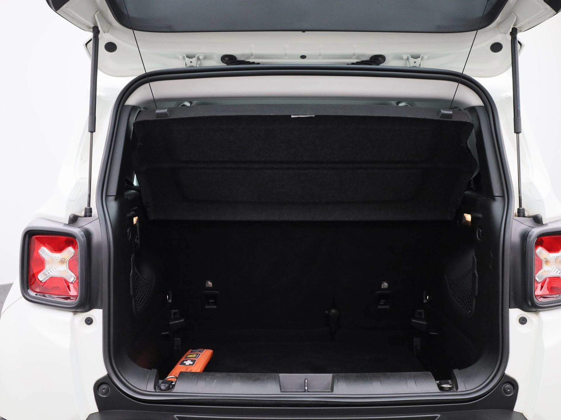 Jeep-Renegade-image-13
