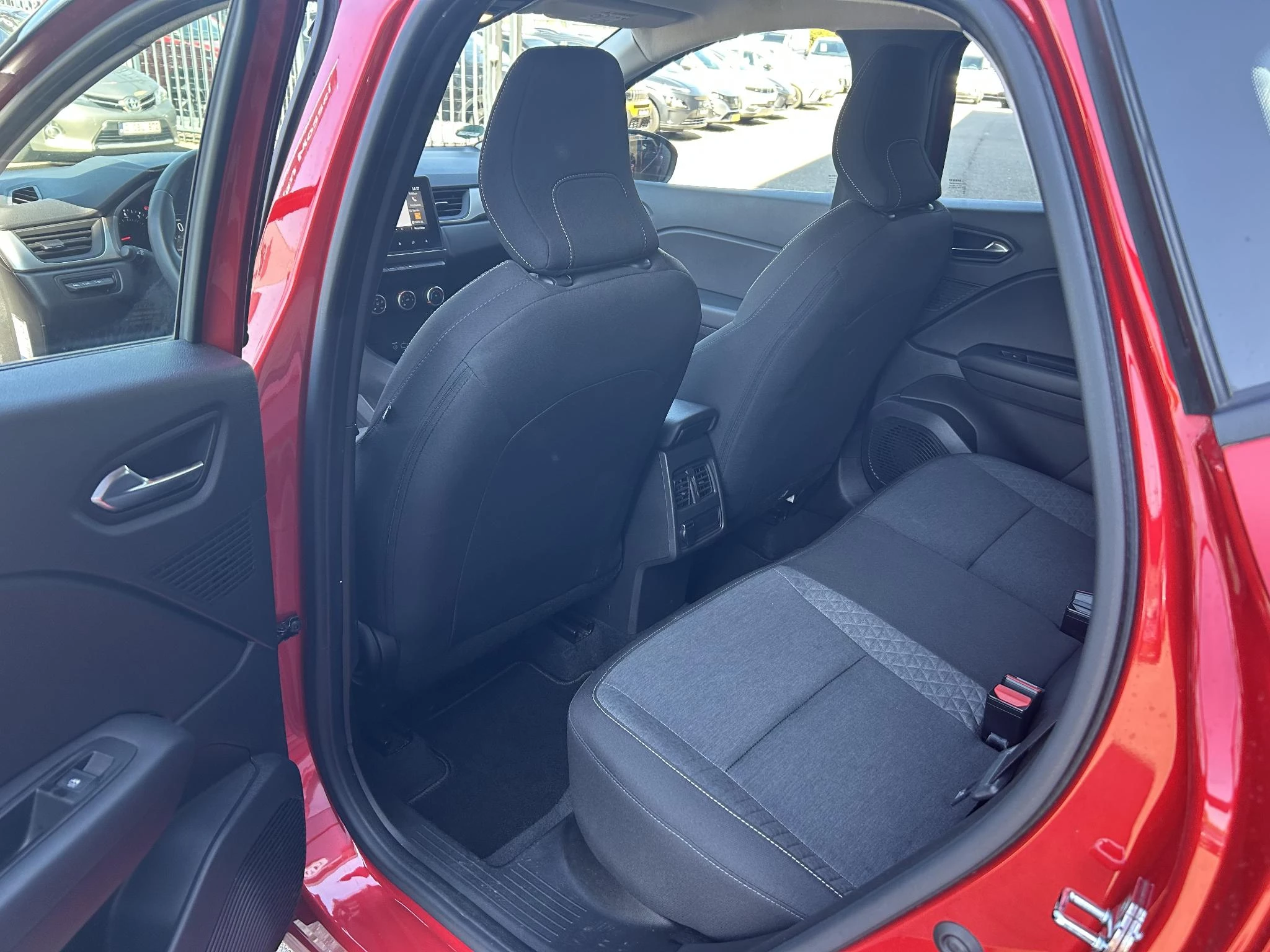 Renault-Captur-image-7