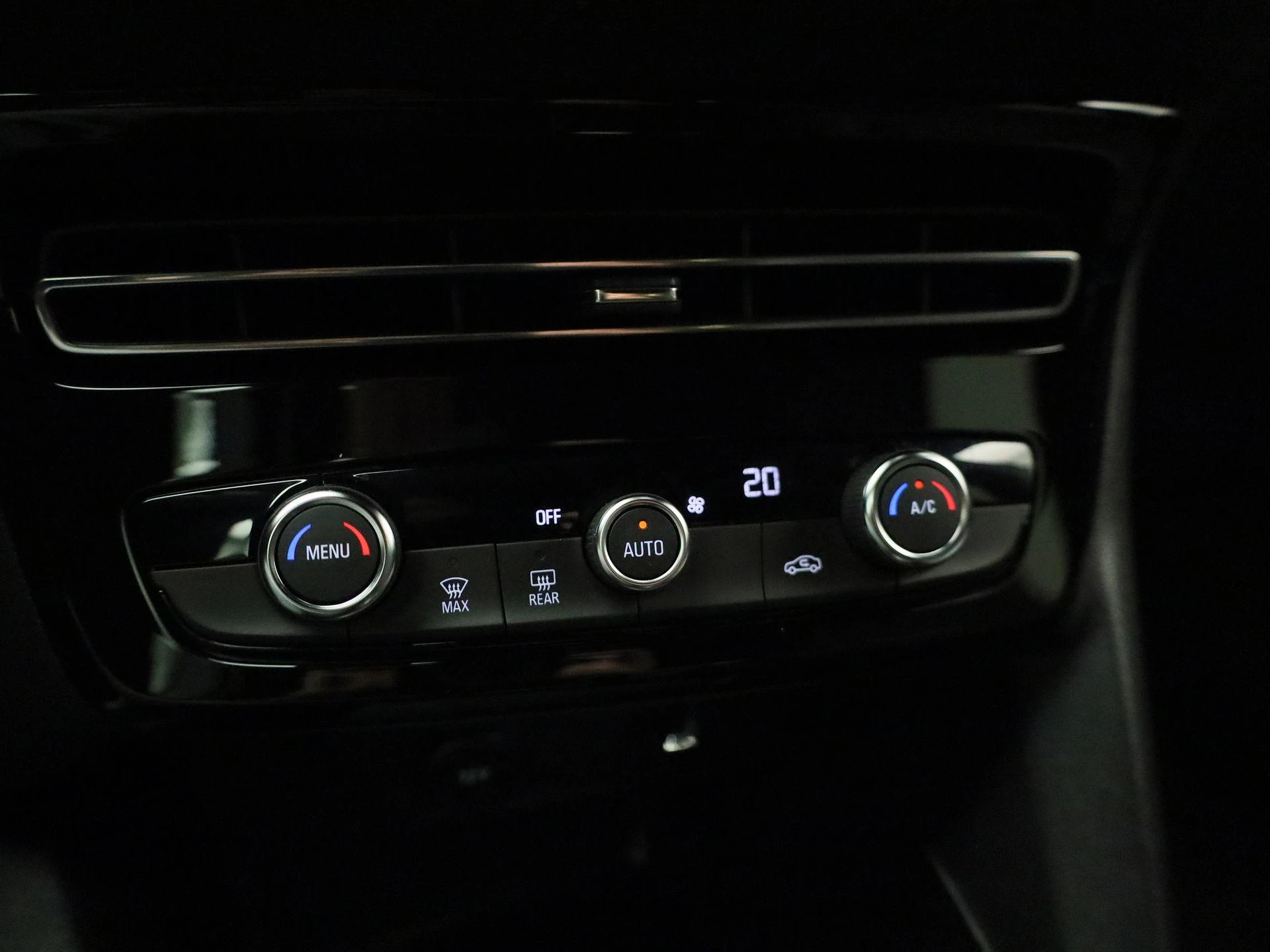 Opel Mokka - 28