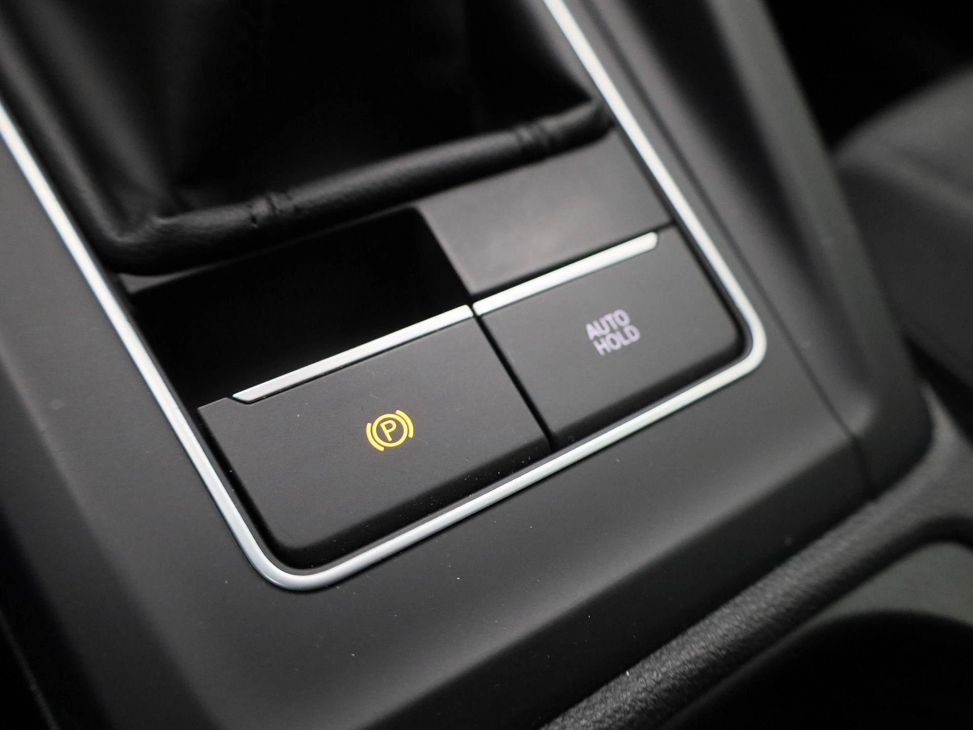 Volkswagen-Golf-image-26