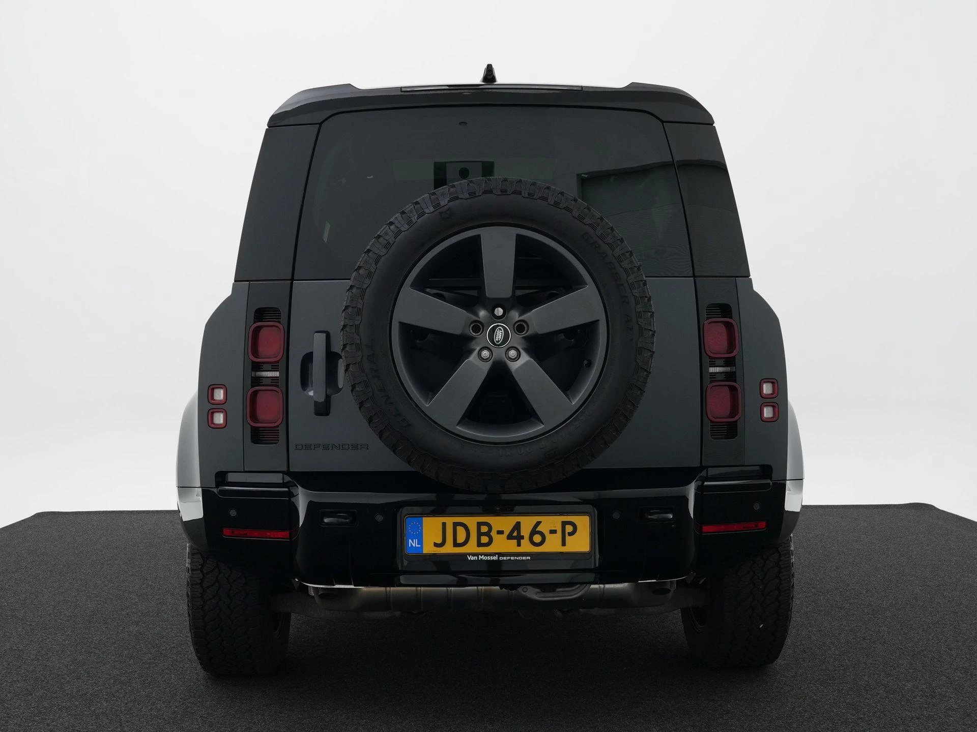 Land Rover-Defender-image-4