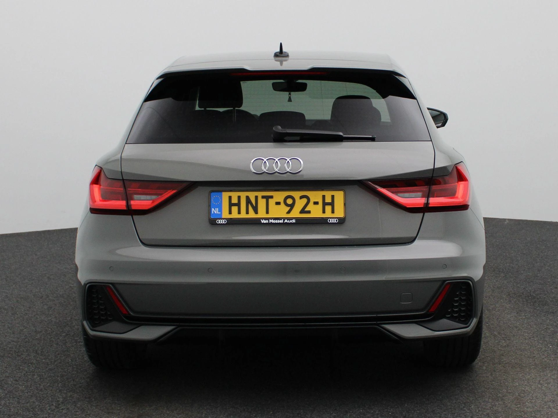Audi-A1 Sportback-image-4