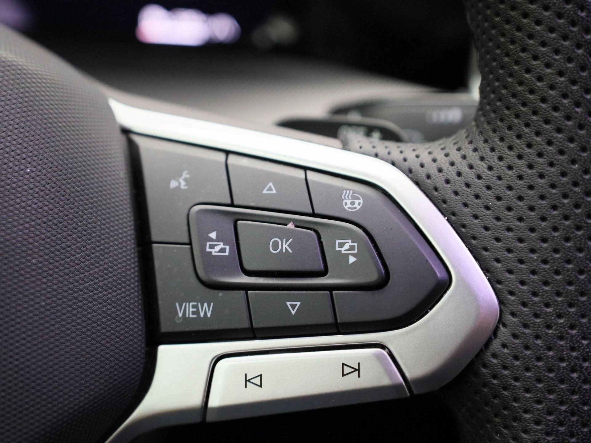 Volkswagen-Golf-image-24