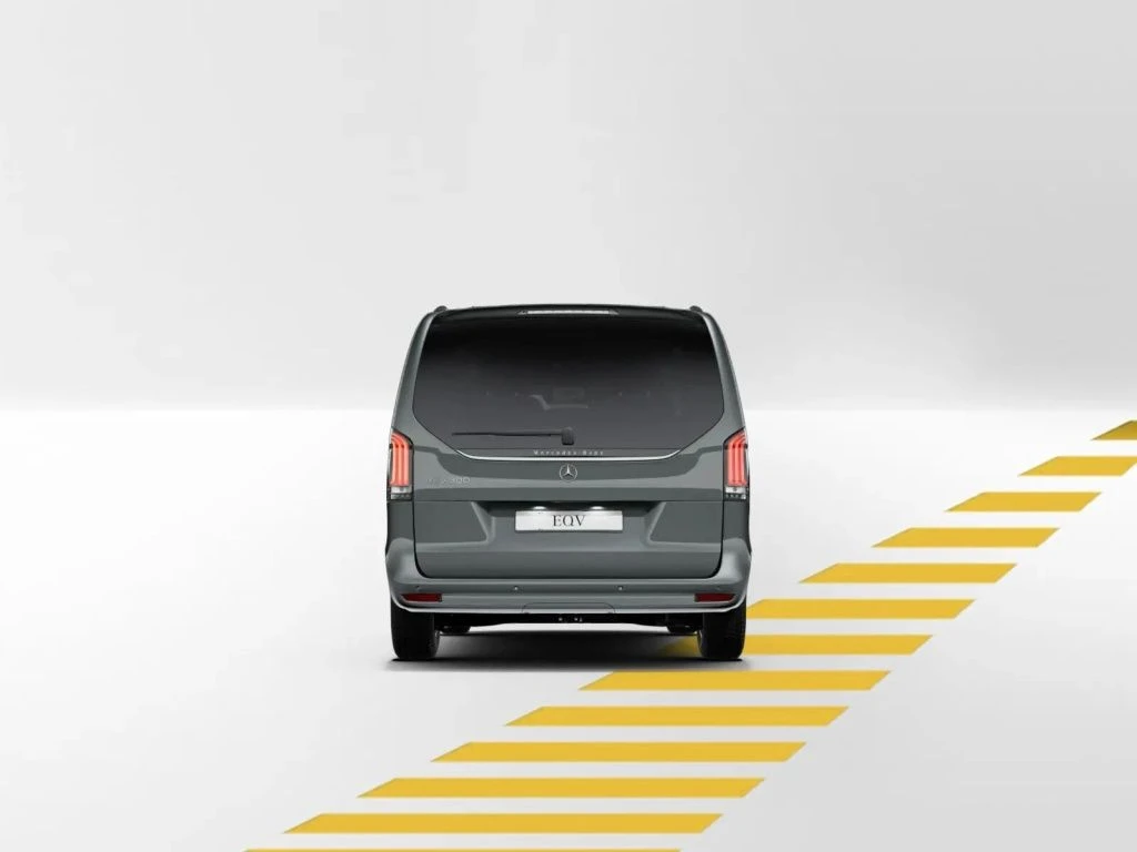 Mercedes-Benz-EQV 300-image-5