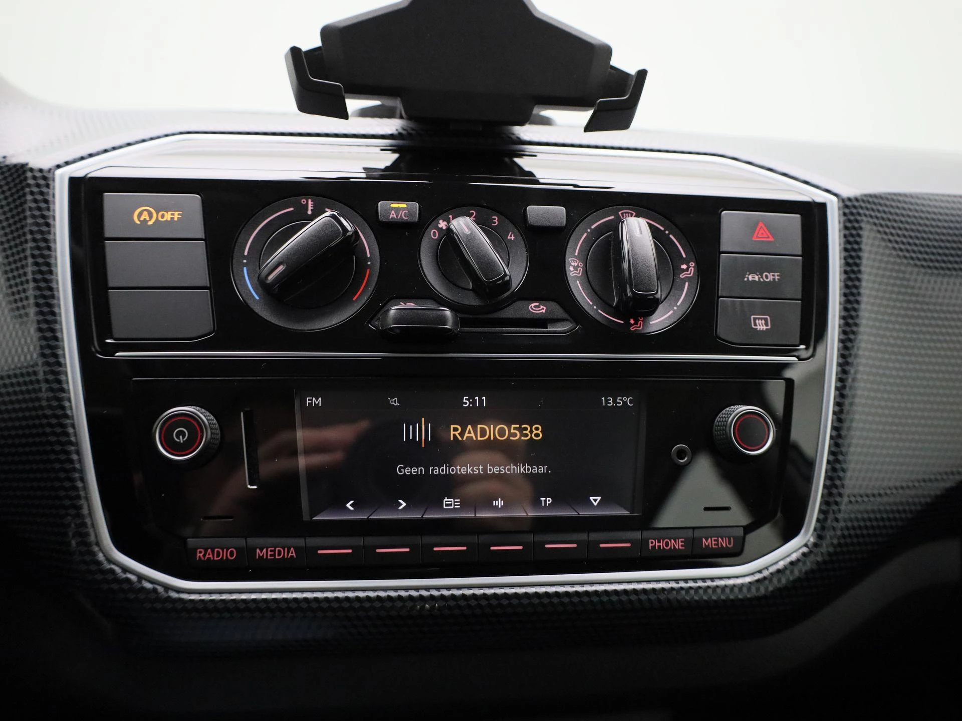 Volkswagen-up!-image-13